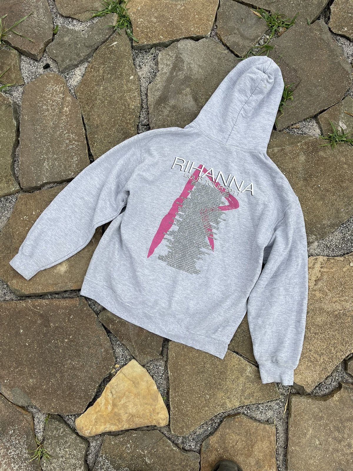 2011 Rihanna loud tour vintage grey hoodie