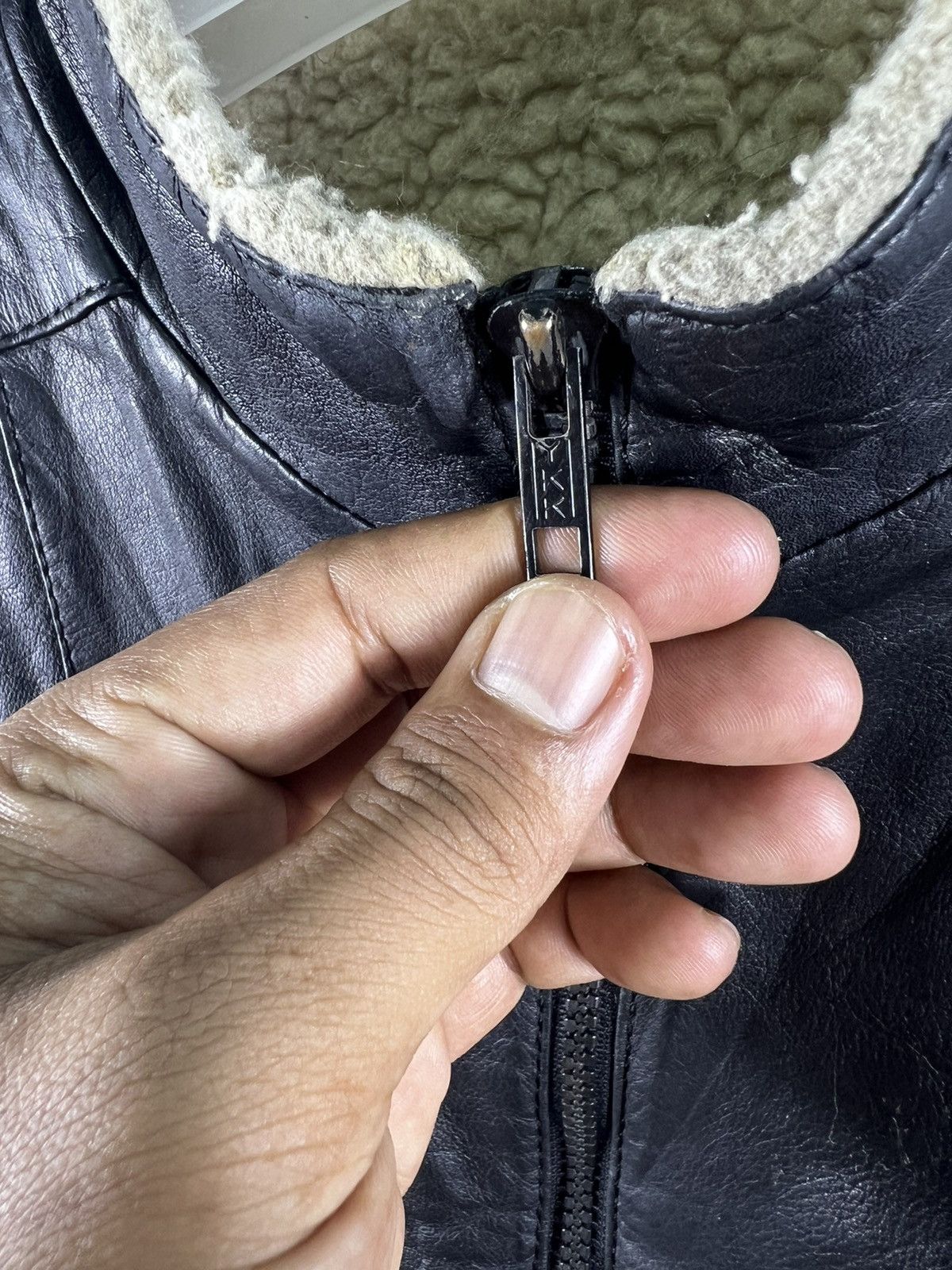 Leather × Vintage 🔥 Unknown Leather Vest Shearling rugged wear Size US S / EU 44-46 / 1 - 5 Thumbnail