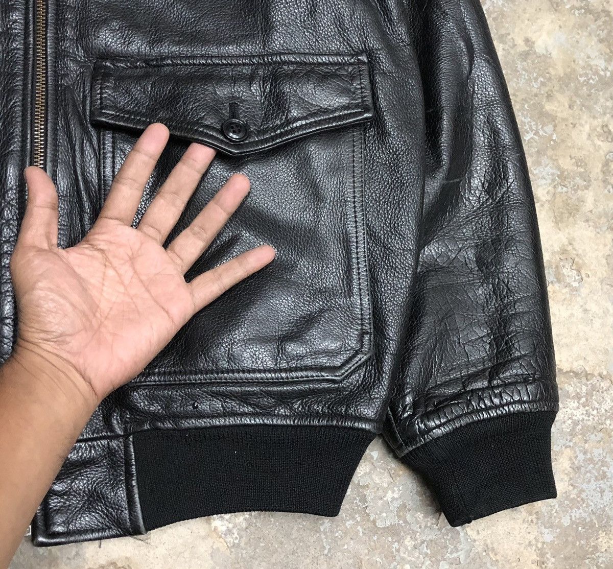 Vintage Vintage Argyle Club Black Leather Bomber Jacket Size US L / EU 52-54 / 3 - 5 Thumbnail