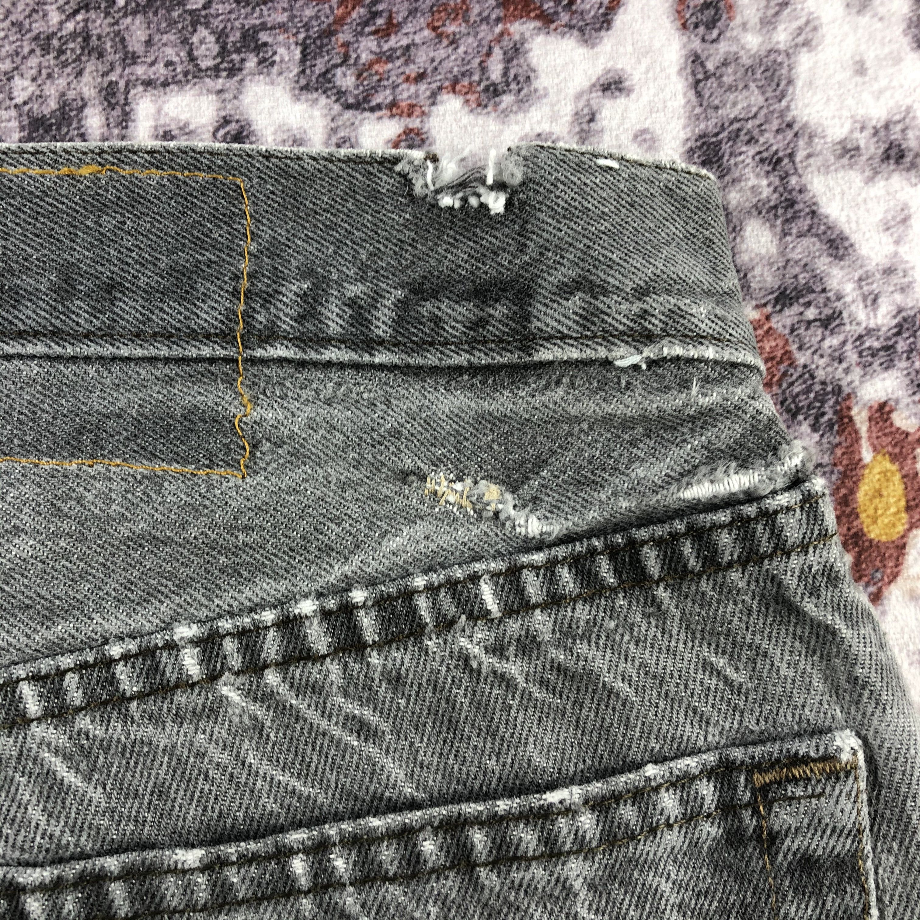 Levi's × Vintage Vintage 90s Sunfaded Levis 501 Jeans-JM2224 Size US 31 - 8 Thumbnail