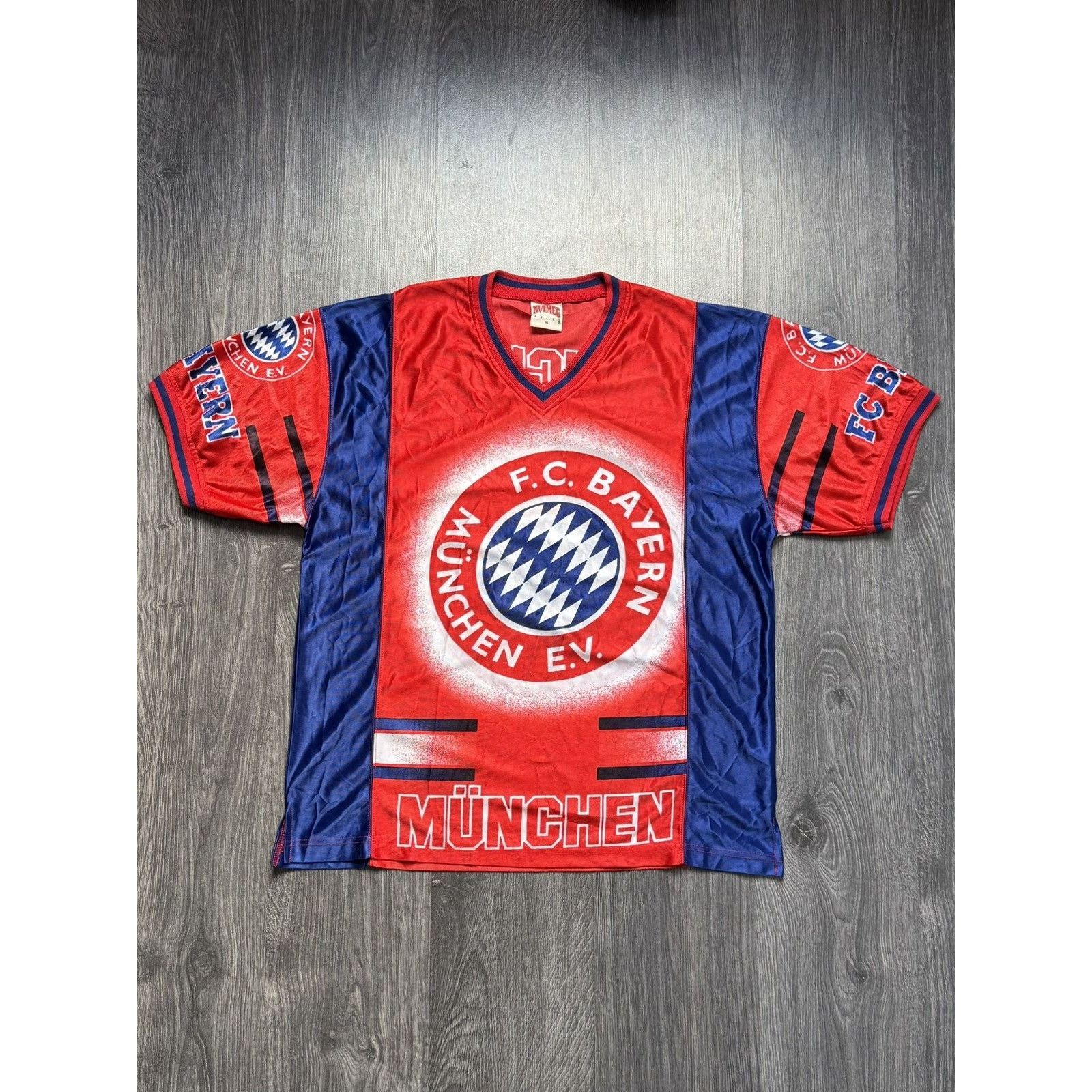 Nutmeg × Vintage 90s Vintage Nutmeg F.C Bayern Munchen Full Printed T-Shirt Size US M / EU 48-50 / 2 - 1 Thumbnail