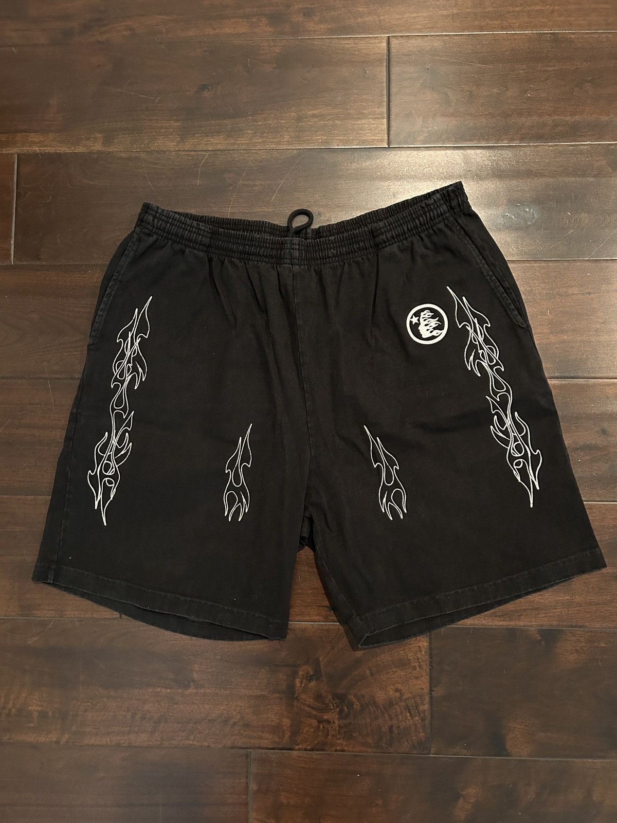 HELLSTAR Hellstar XXXX Flames fleece shorts Size US 38 / EU 54 - 1 Thumbnail