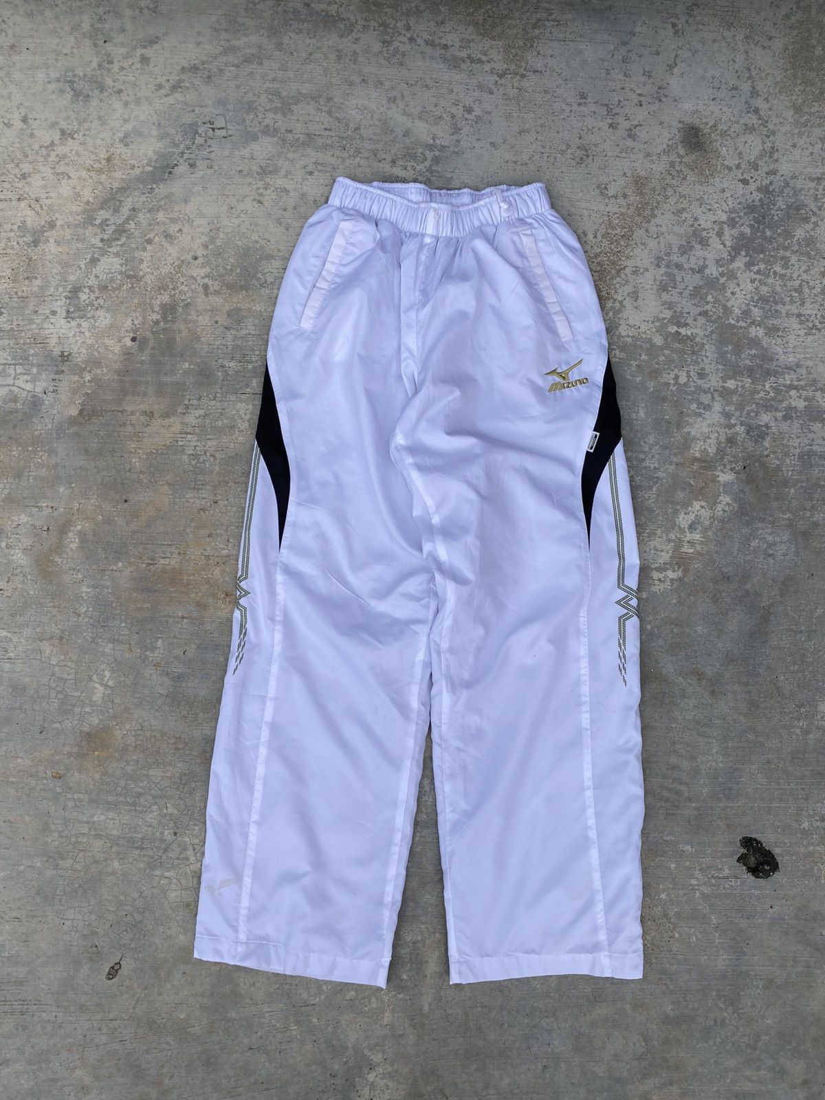 Japanese Brand × Mizuno Muzuno thermal plus baggy nylon trackpants Size 22" - 1 Thumbnail