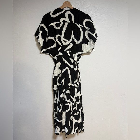 Farm Rio Farm Rio “Sinead Hearts” Wrap Maxi Dress – Size P (Small) Size S / US 4 / IT 40 - 4 Thumbnail