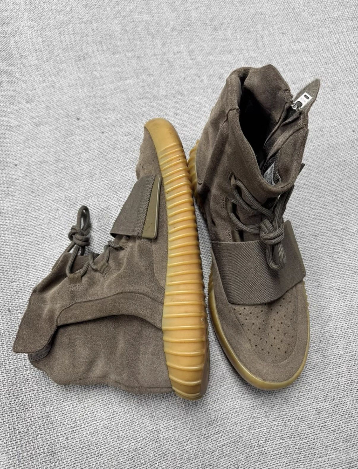 Adidas Adidas Yeezy 750 Light Brown Gum K37 Size US 10.5 / EU 43-44 - 8 Thumbnail