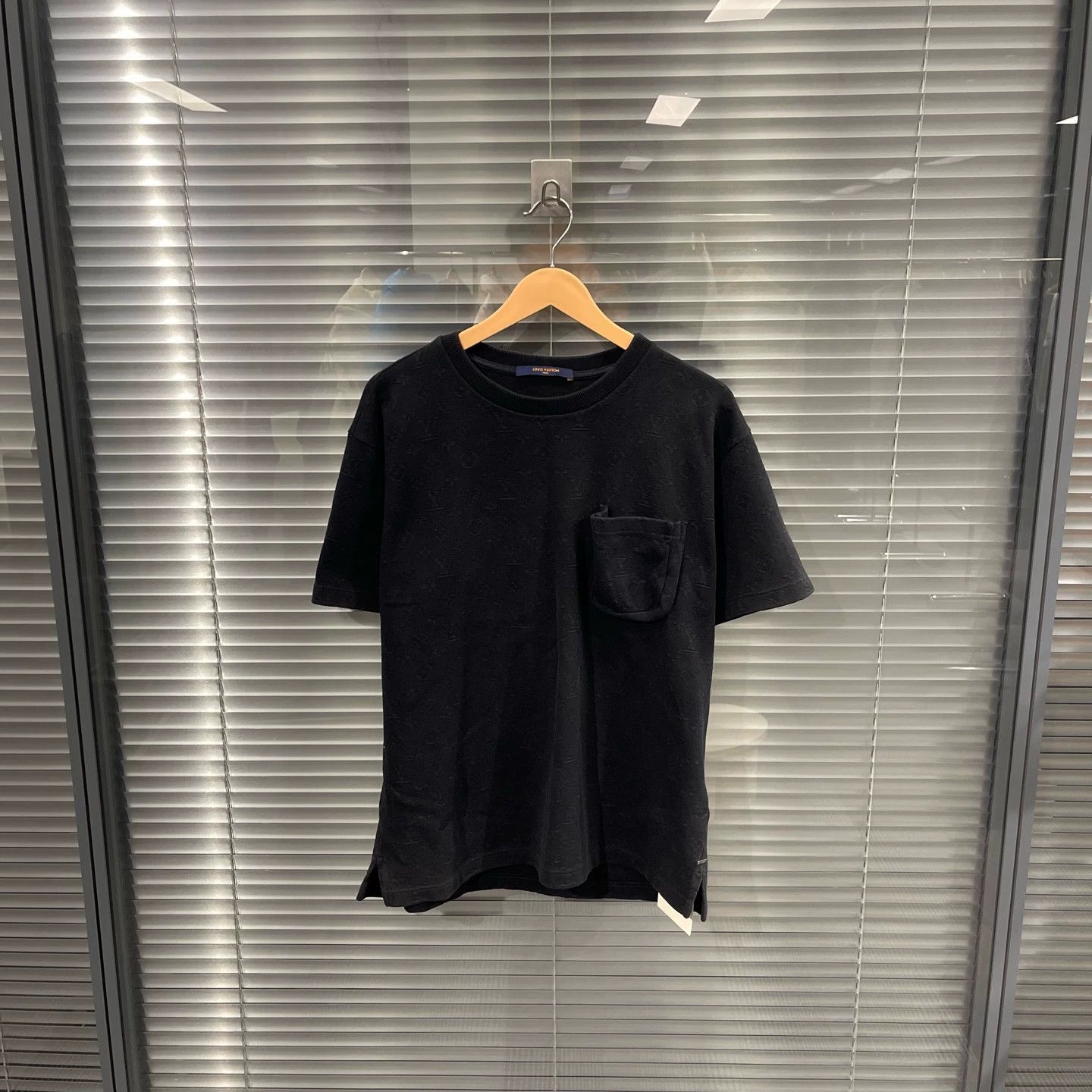 Louis Vuitton Louis Vuitton Black Monogram Short Sleeve Shirt M Size US M / EU 48-50 / 2 - 1 Thumbnail