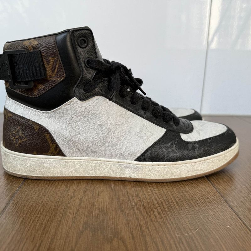 Louis Vuitton Louis Vuitton Rivoli Black and White Sneakers - Size US 8 / EU 41 - 7 Thumbnail