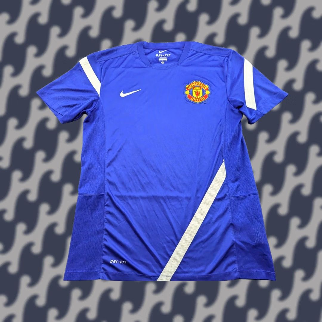 Nike Nike Manchester United 2010-2011 Training Football Jersey Medium Adult Blue Shirt Athletic Jersey Short Sleeve Mens Size US M / EU 48-50 / 2 - 1 Thumbnail