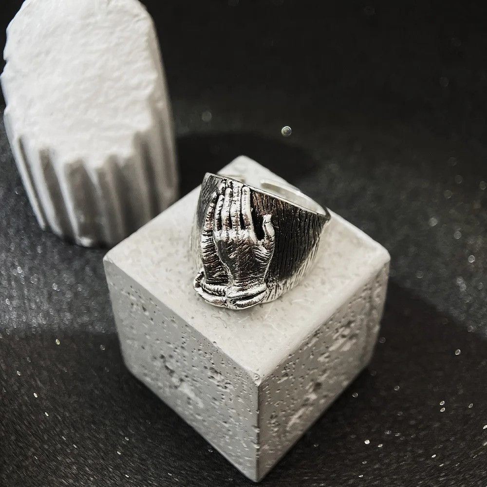 Vintage Retro Praying Hands Ring Size ONE SIZE - 3 Thumbnail