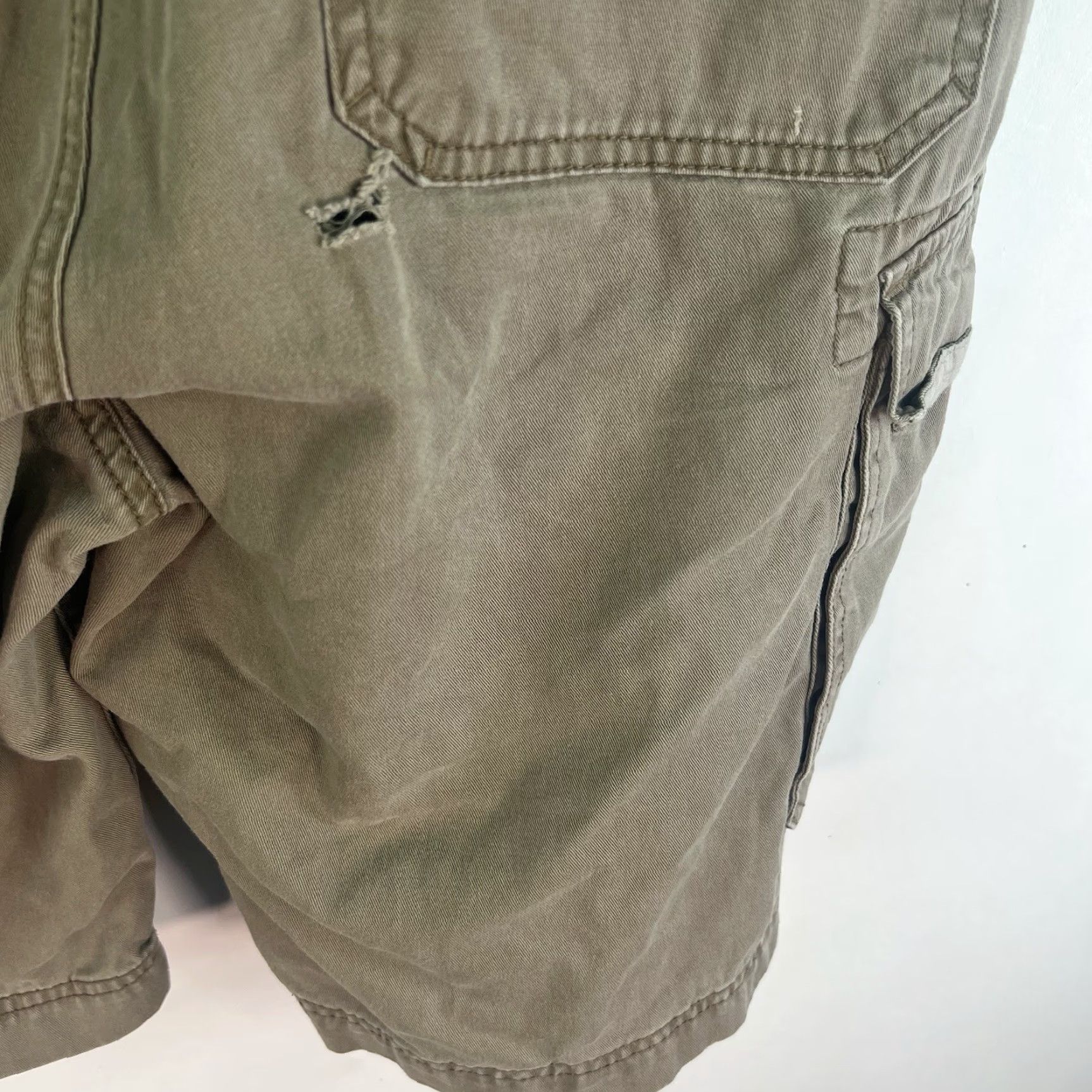 Vintage VINTAGE? [No, it's not vintage] Sun River Cargo Shorts Men 36 Beige Cotton Cargo Pocket Regular 10in Inseam Summer Spring Mens Size US 36 / EU 52 - 7 Thumbnail