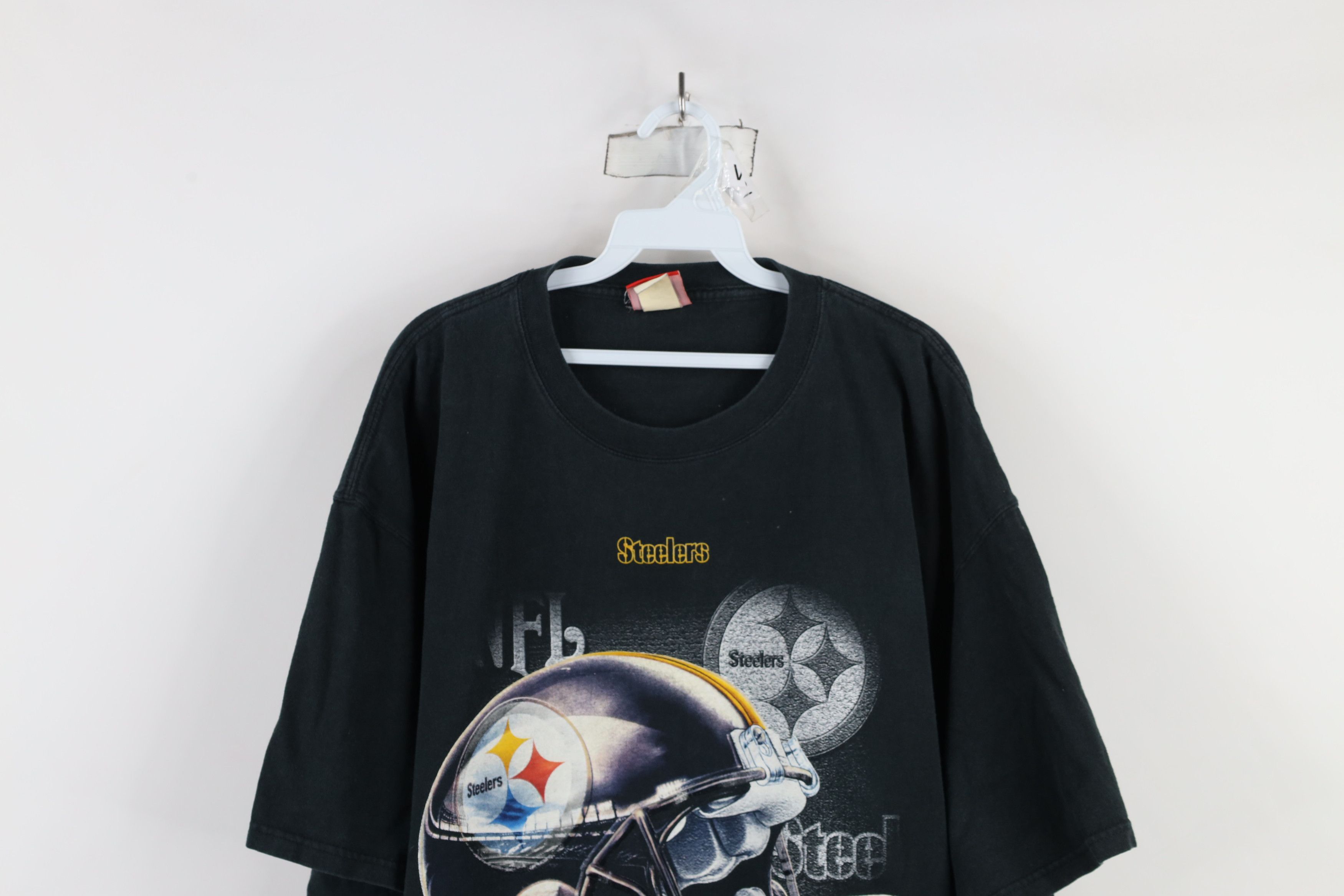 Vintage Vintage Y2K NFL Pittsburgh Football Helmet T-Shirt Black Size US XXL / EU 58 / 5 - 2 Thumbnail
