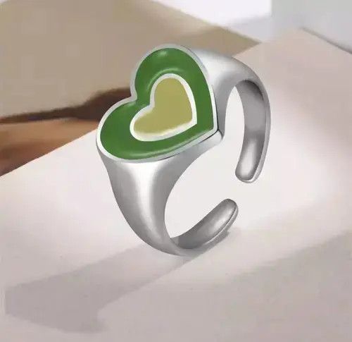 Jewelry Green Heart Ring Art Silver Retro Jewelry Groovy 70s Style Size ONE SIZE - 2 Thumbnail