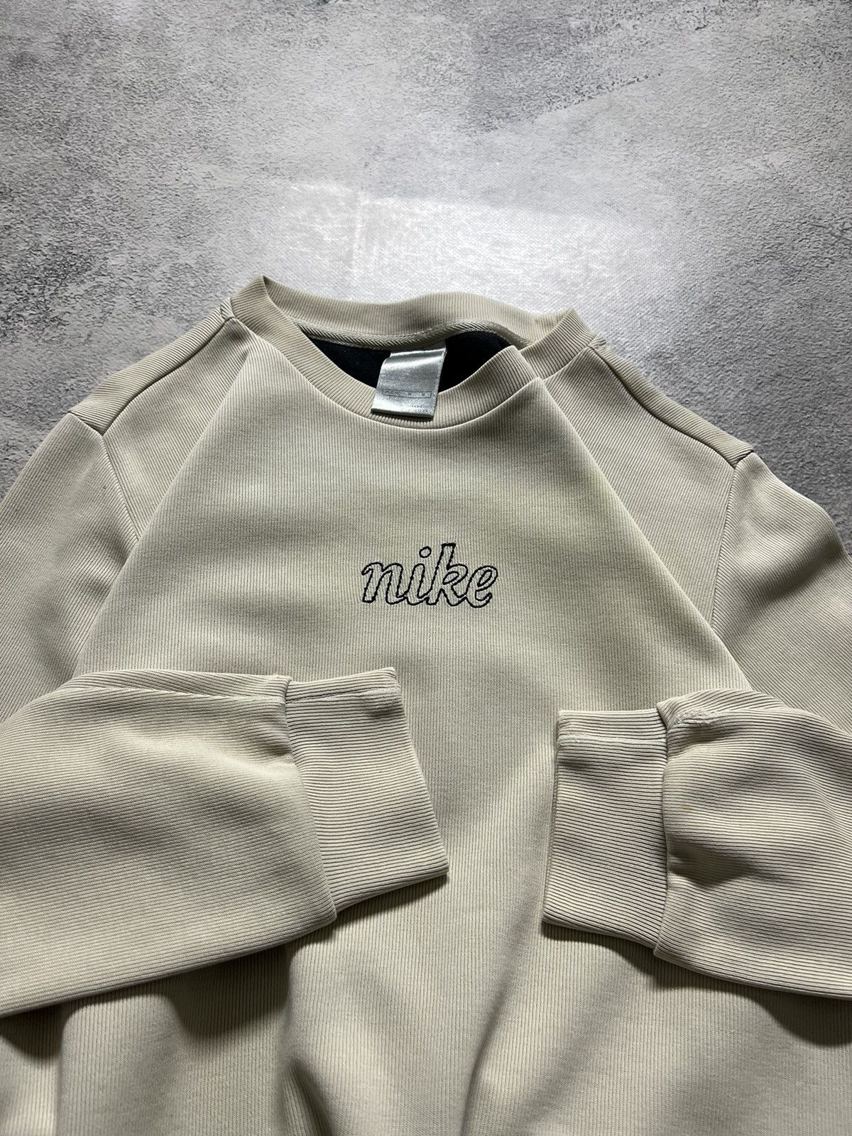 Nike × Vintage Vintage Y2k Nike 💛 Centre Spell Out Logo Sweatshirt 00’s Size M / US 6-8 / IT 42-44 - 2 Thumbnail