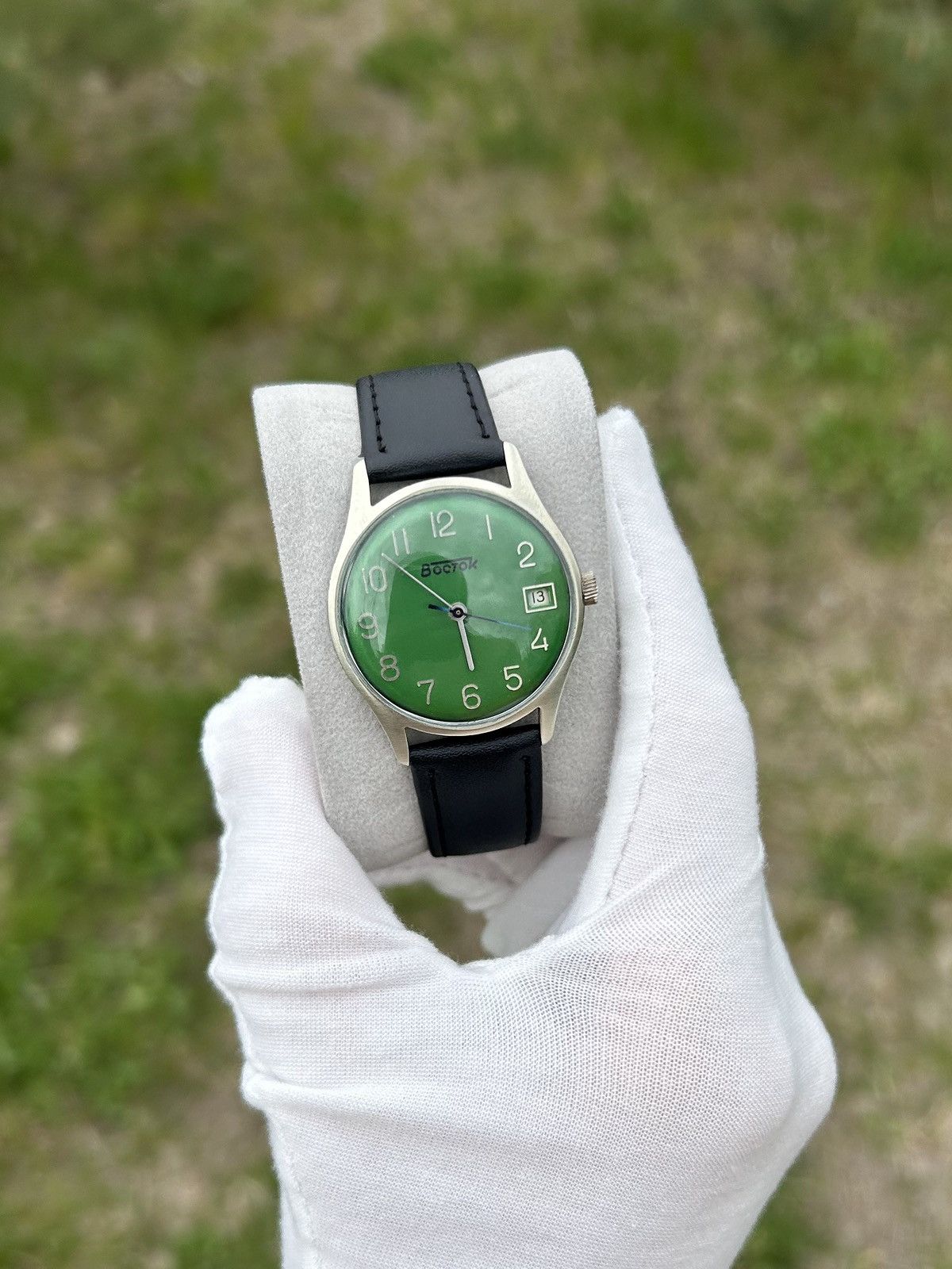Vintage Vintage Watch Vostok USSR Soviet Mechanical Wristwatch 1980s Size ONE SIZE - 3 Thumbnail