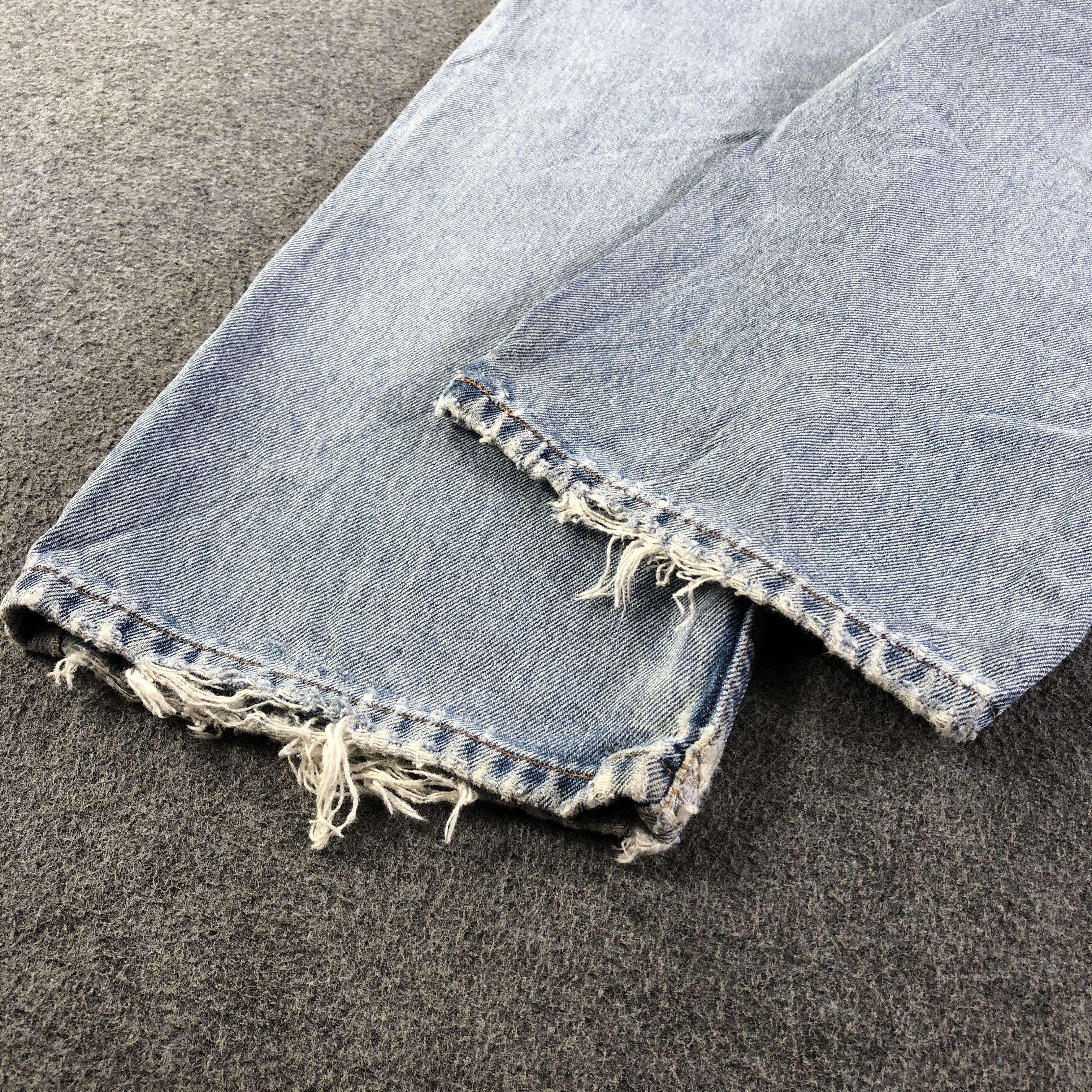 Levi's Vintage 90s Light Wash Levis 505 Jeans-J3346 Size US 33 - 6 Thumbnail