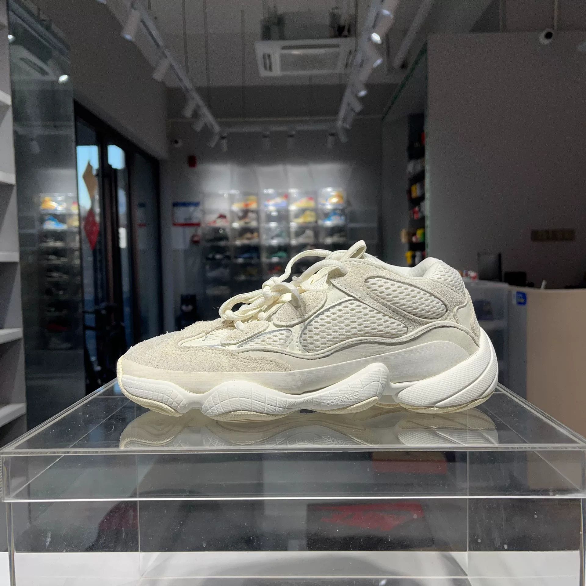 Yeezy Yeezy White Lowtop Sneakers 39 Men Size US 6.5 / EU 39-40 - 1 Thumbnail
