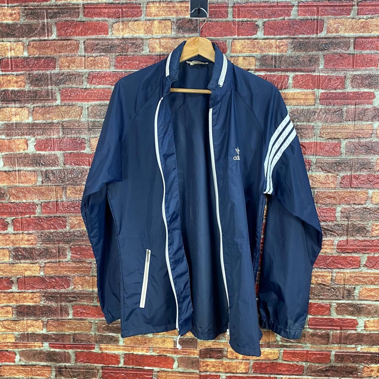 Vintage VINTAGE 90S ADIDAS CASUAL NYLONTHIN JACKET STRIPED Size US L / EU 52-54 / 3 - 3 Thumbnail