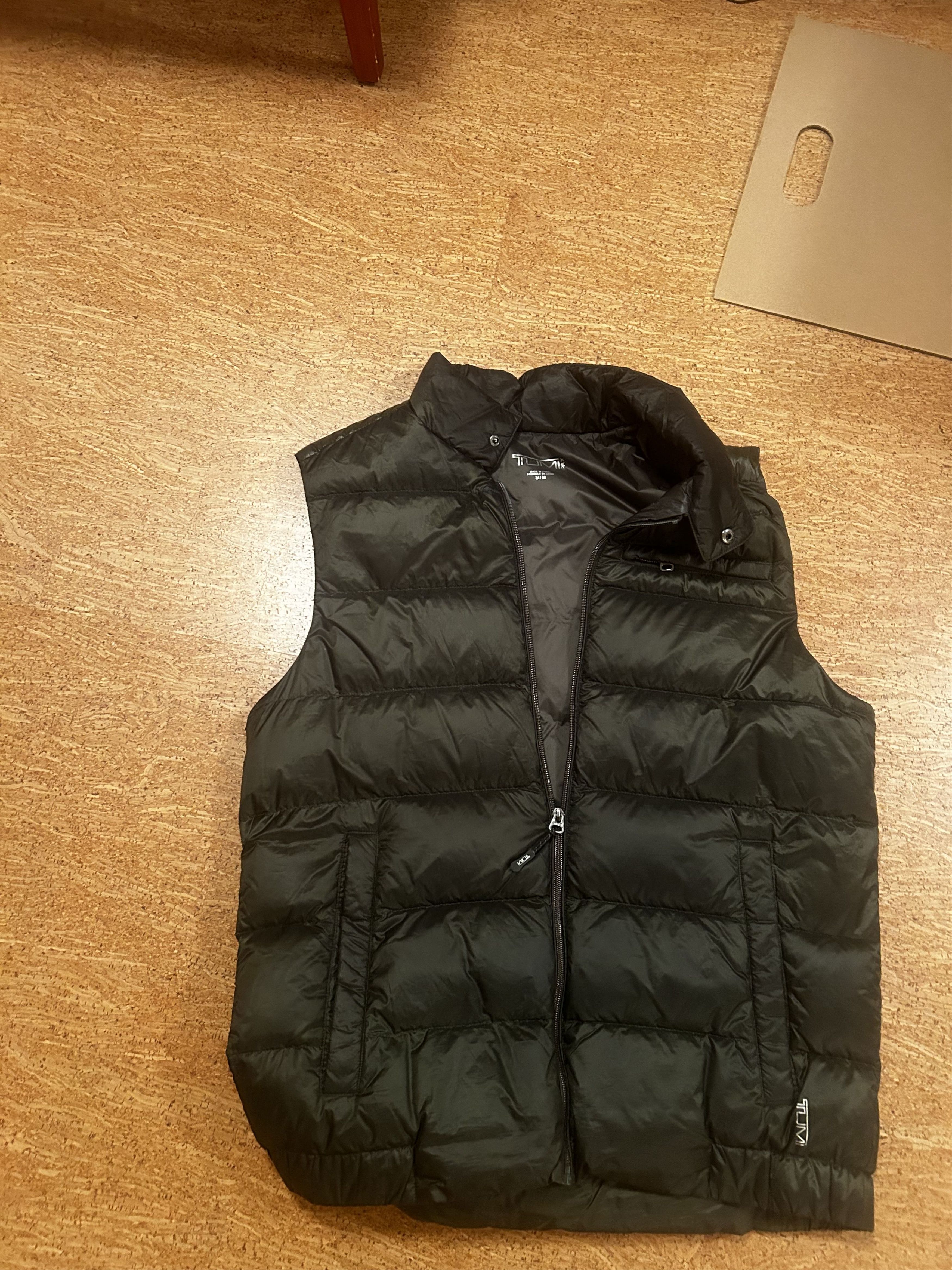 Tumi Green Men's Puffer Recycled Packable Vest Size US M / EU 48-50 / 2 - 1 Thumbnail