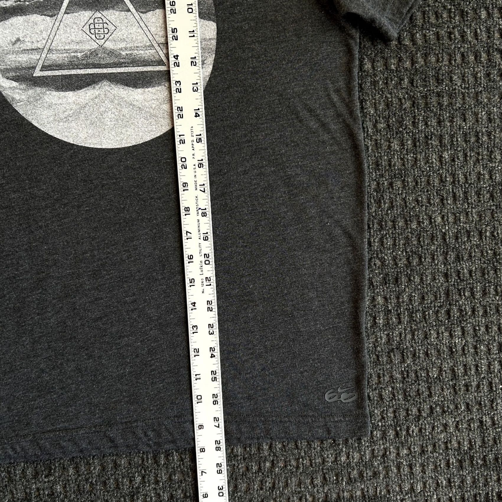 Nike Nike Dri-Fit T Shirt L Gray Triangle Mountains Abstract Ethereal Reflection Graphic Print Short Sleeve Crew Neck Mens Size US L / EU 52-54 / 3 - 7 Thumbnail