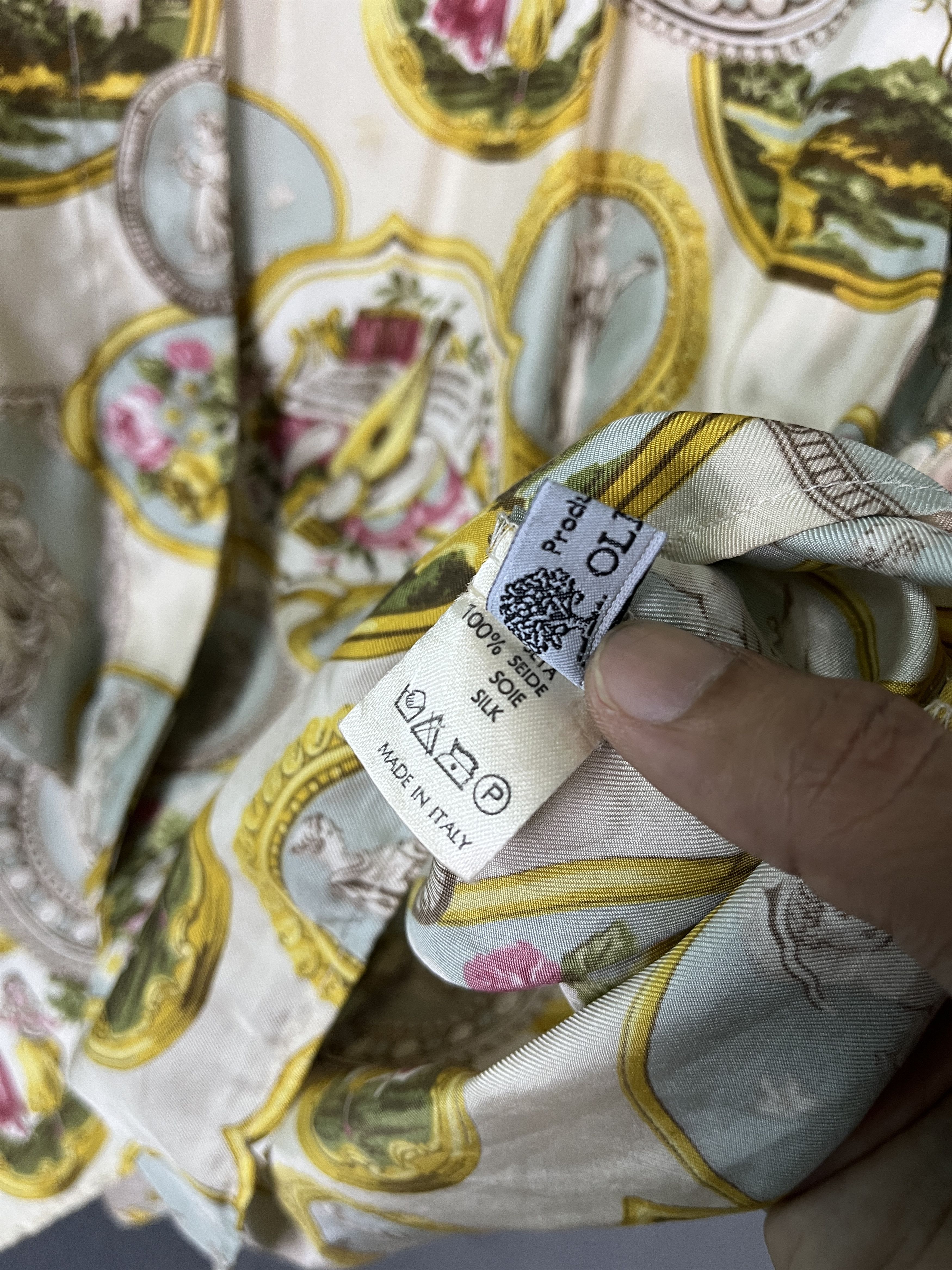 Vintage Roberto Capucci Made in Italy Silk AOP Shirt Size US L / EU 52-54 / 3 - 9 Thumbnail