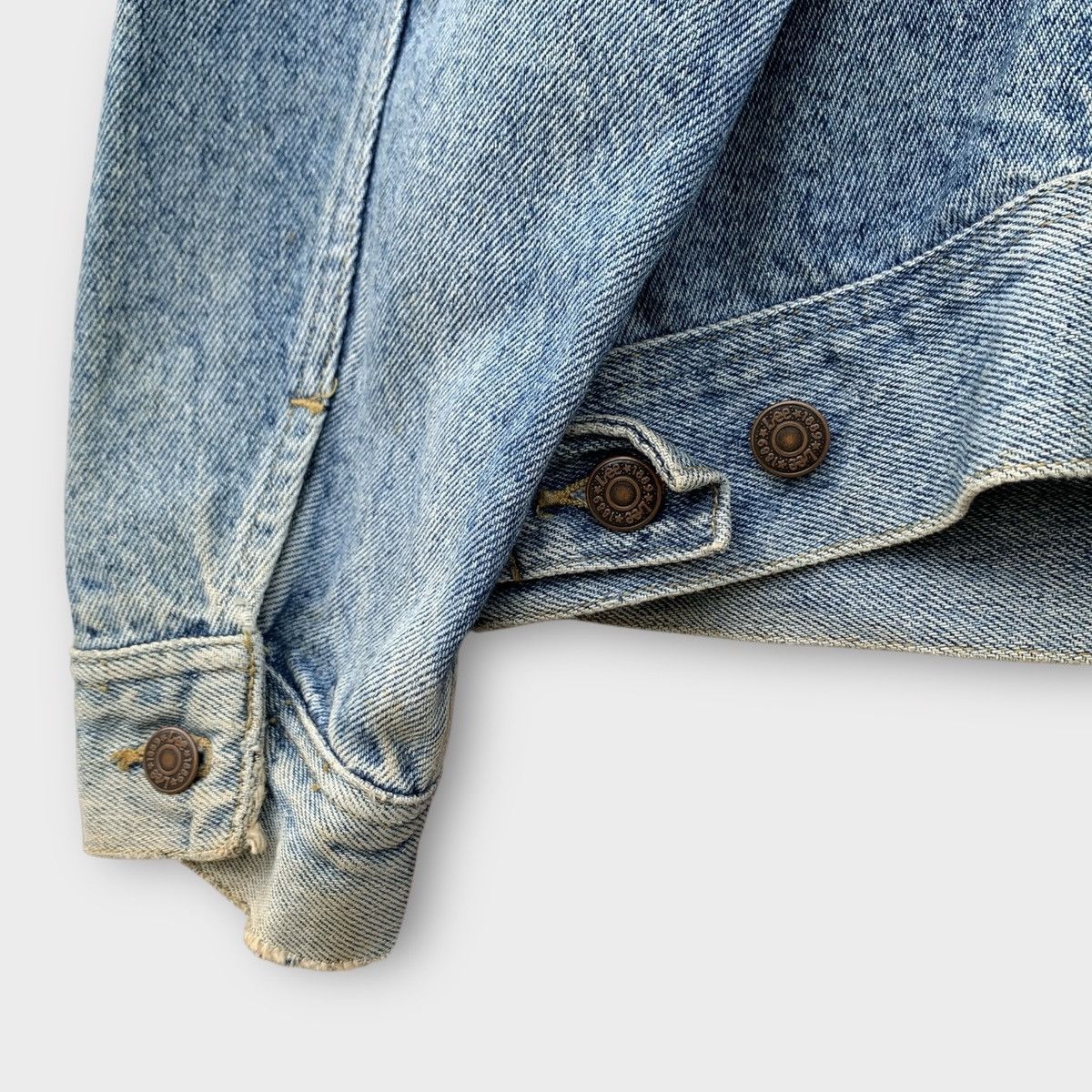 Lee VINTAGE DISTRESSED LEE LIGHT WASH DENIM JEANS JACKET Size US L / EU 52-54 / 3 - 8 Thumbnail