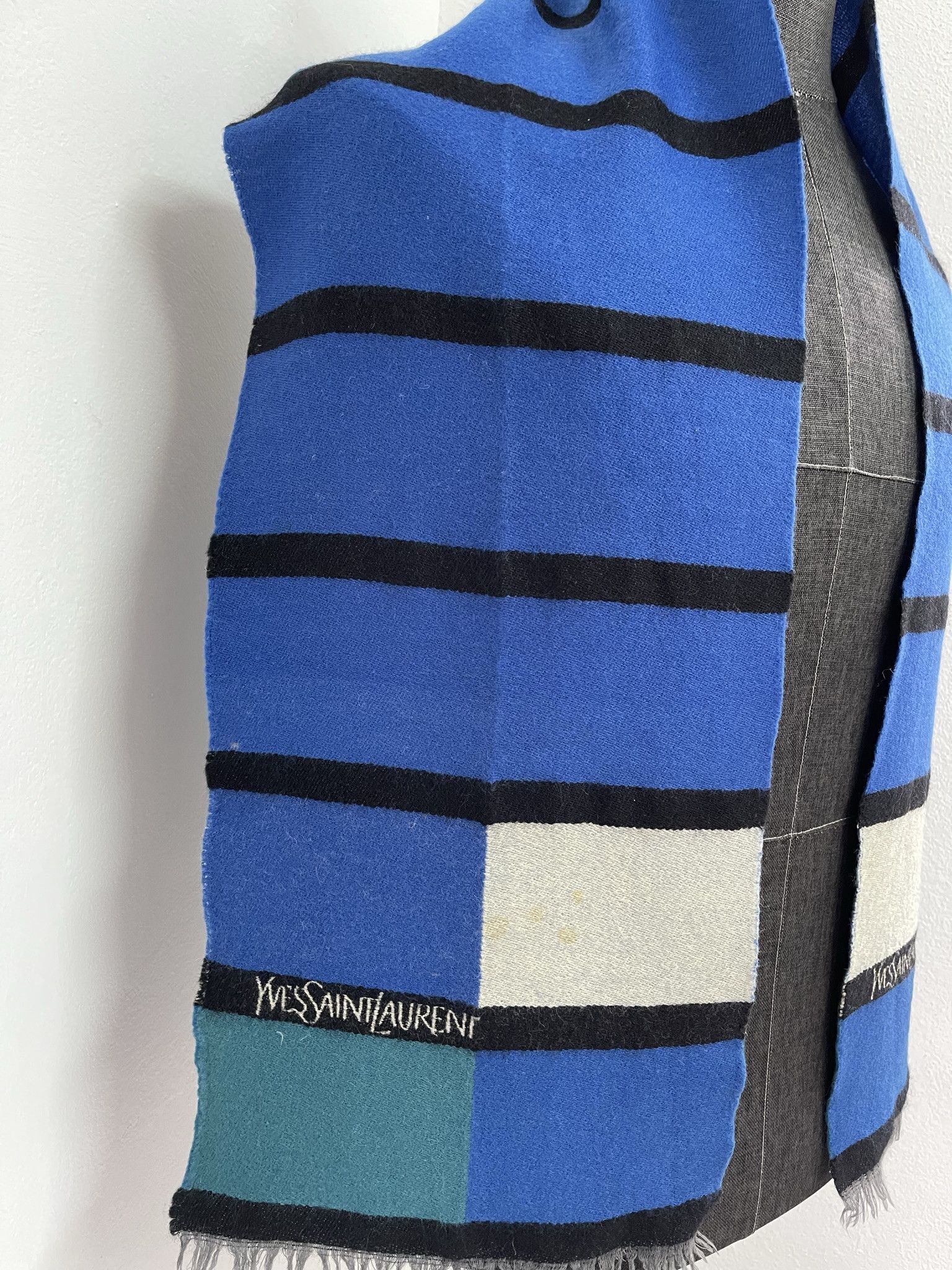 Vintage × Yves Saint Laurent Vintage Yves Saint Laurent Scarf / Muffler - 6019 Size ONE SIZE - 3 Thumbnail