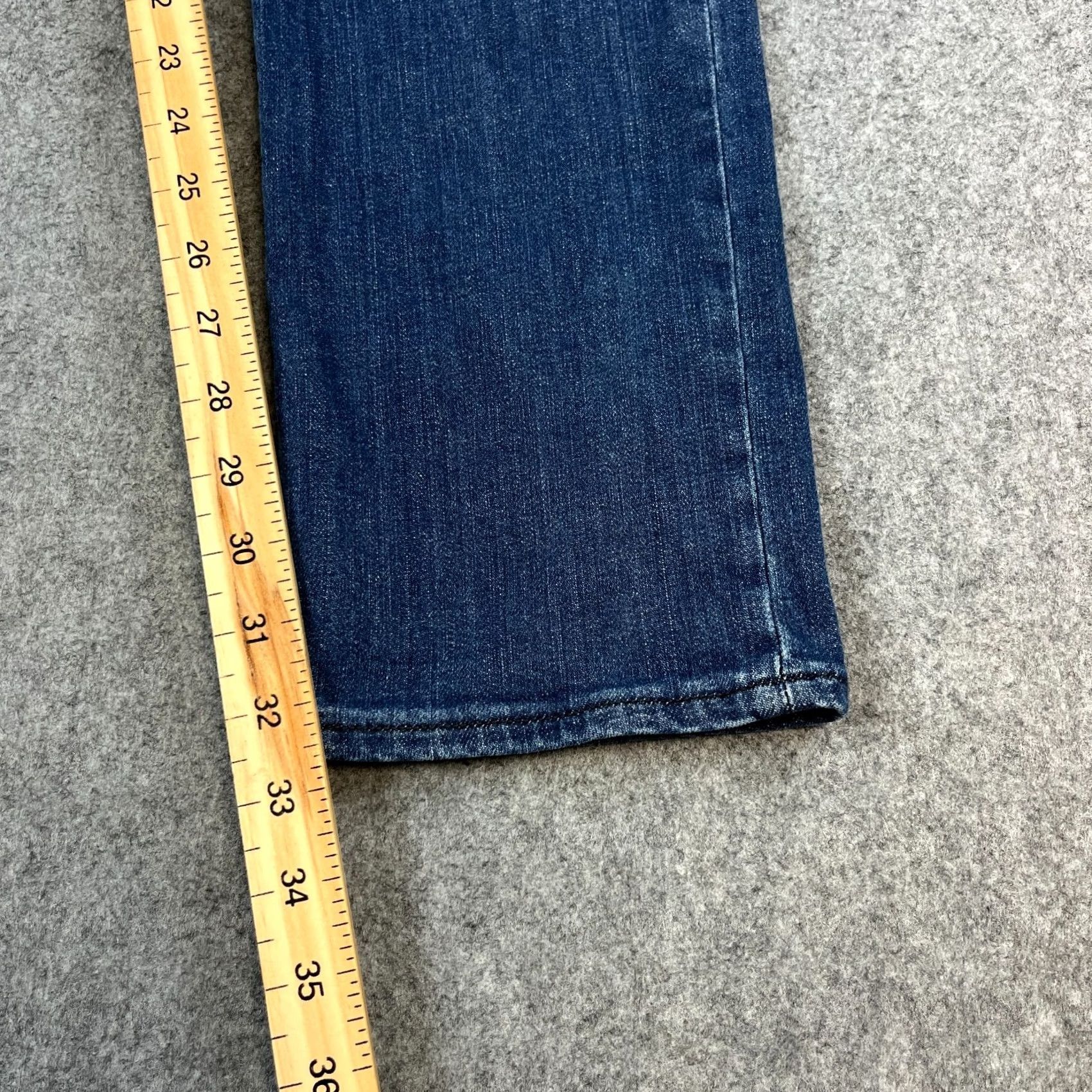 Vintage Armani Jeans Jeans Slim Tapered 32 Regular Denim Blue Medium Wash Stretch Whiskers 5-Pocket Mens Regular Size 32 in Blue Boys Womens Mens Size US 32 / EU 48 - 4 Thumbnail