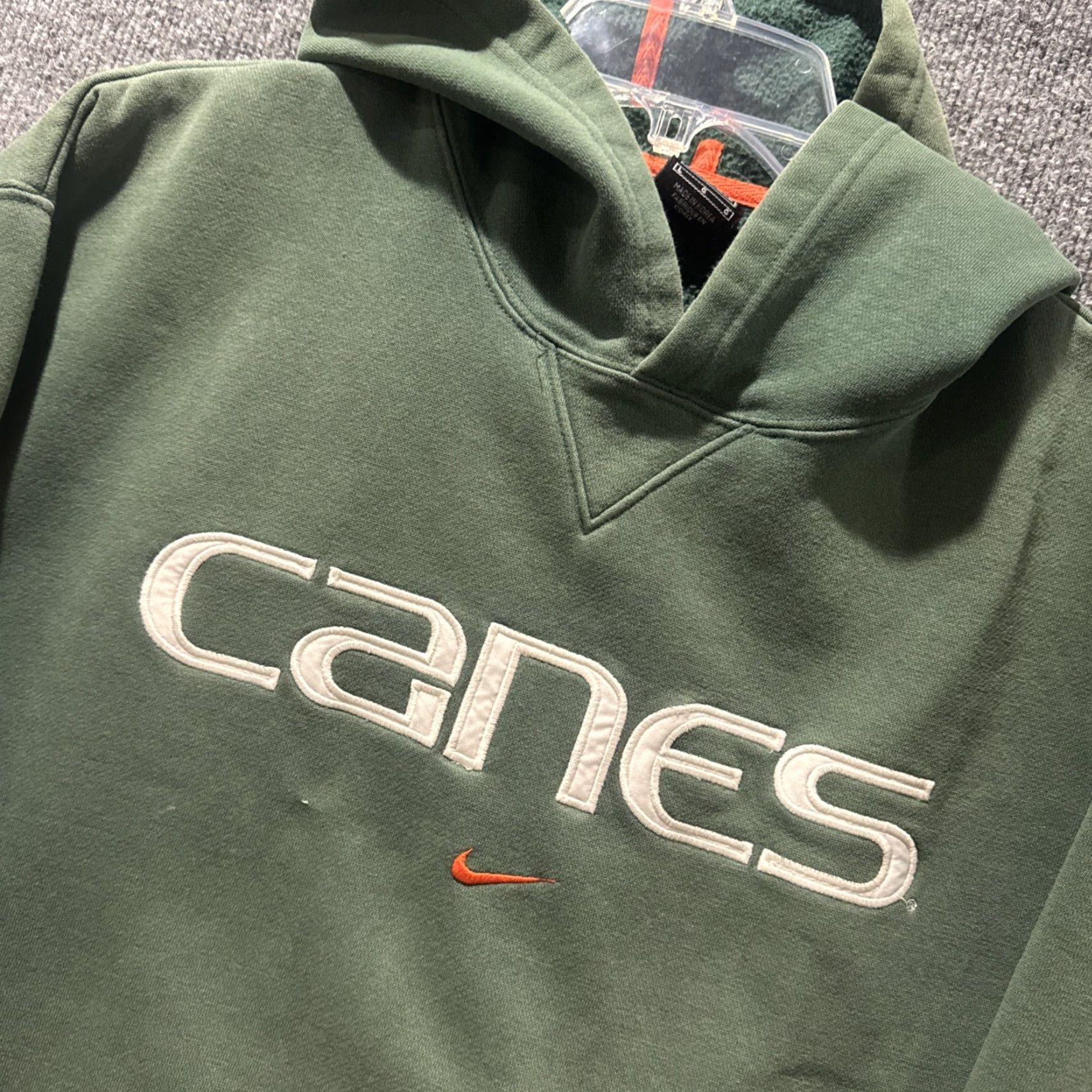 Nike VINTAGE Miami Hurricanes Nike Center Swoosh Faded Green Hoodie Men's Size L Green Pullover Mens L Size US L / EU 52-54 / 3 - 2 Thumbnail