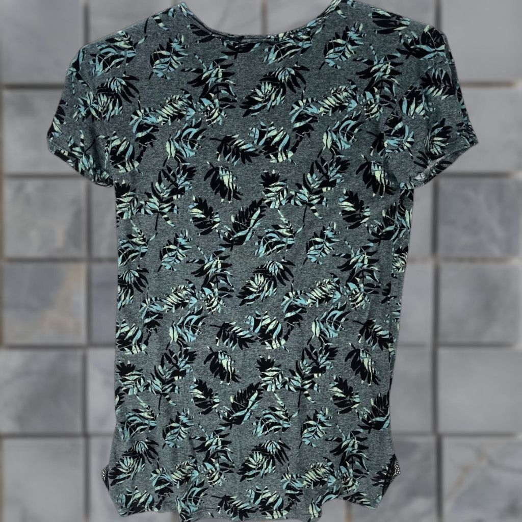 Nicole Miller Nicole Miller New York Shirt Women Size Large Gray Leaf All Over Print Garden Shirt Size L / US 10 / IT 46 - 1 Thumbnail