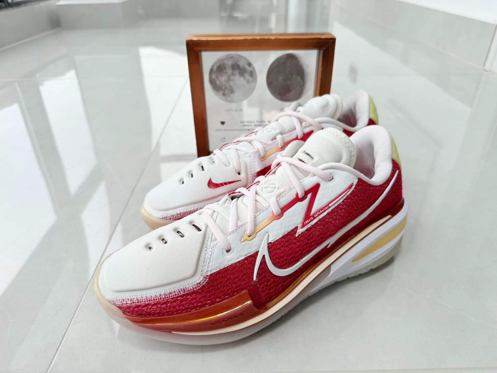 Nike Nike Red Lowtop Sneakers 11 Men Size US 11 / EU 44 - 1 Thumbnail