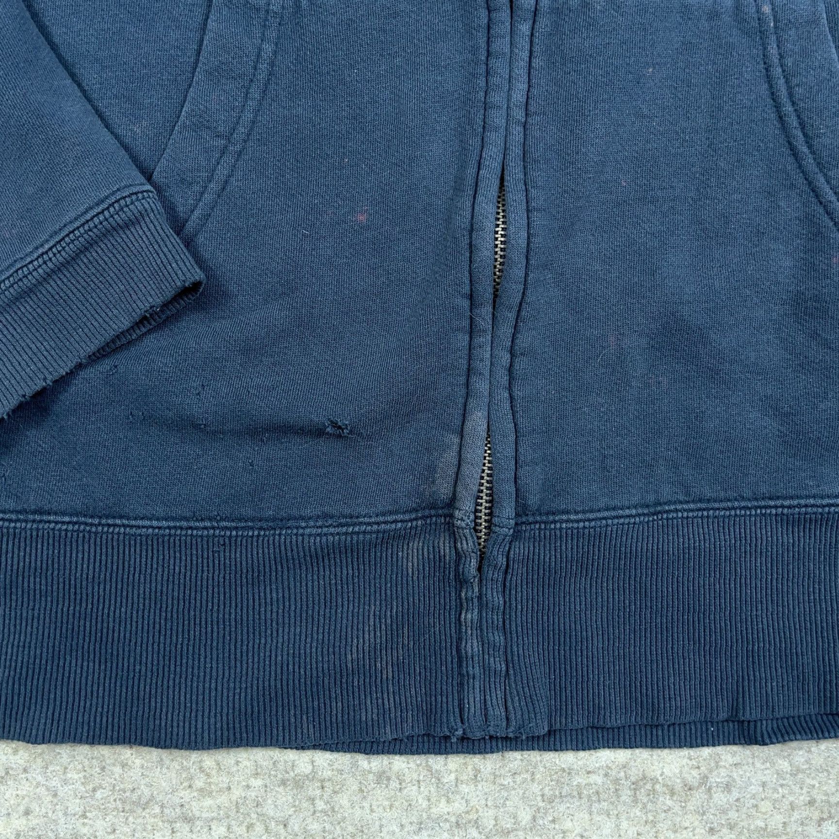 Hurley VINTAGE Hurley Hoodie Men XL Blue Full Zip Sweatshirt Jacket Distressed Worn Logo Graphic Print Pocket Hooded Regular Fit Cotton Blend Fleece Size US XL / EU 56 / 4 - 7 Thumbnail