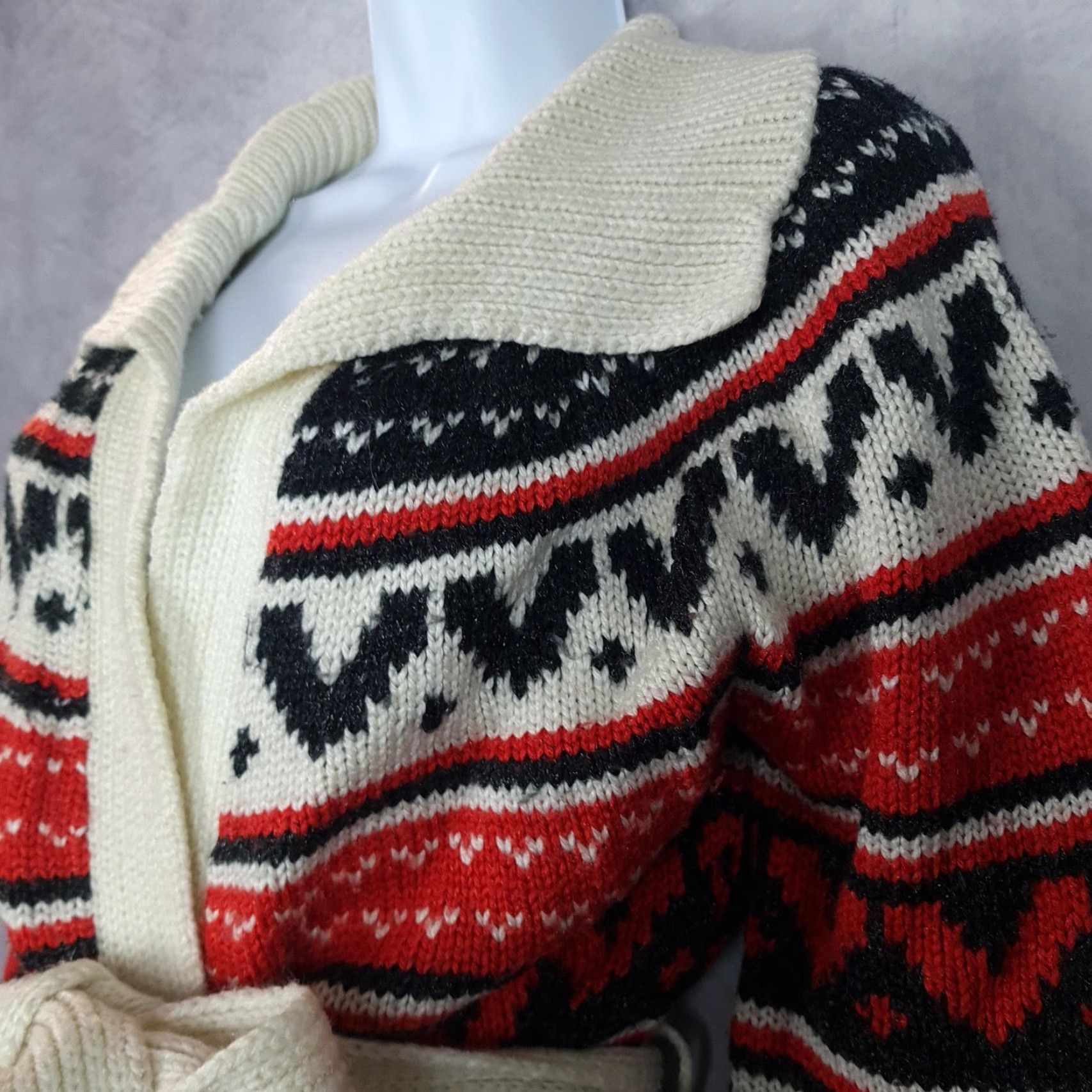 Vintage VINTAGE Cardigan Sweater Womens Large Belted Nordic Heart Collared 80s Fair Isle Knit Red Cream Size L / US 10 / IT 46 - 3 Thumbnail