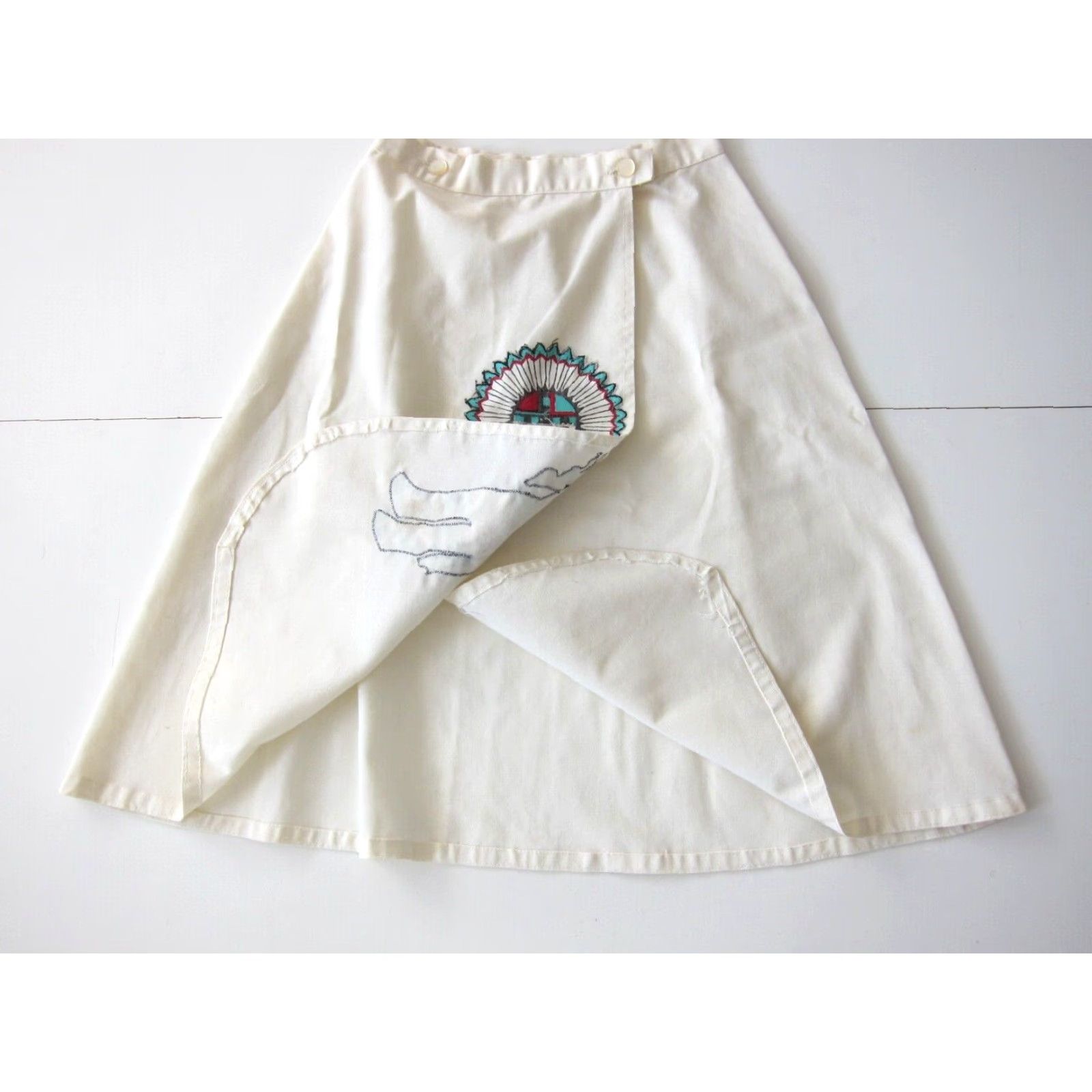 Vintage VINTAGE Handmade Ivory Cotton Ethnic Embroidered Patch Wrap Skirt Women Small Size 28" / US 6 / IT 42 - 5 Thumbnail