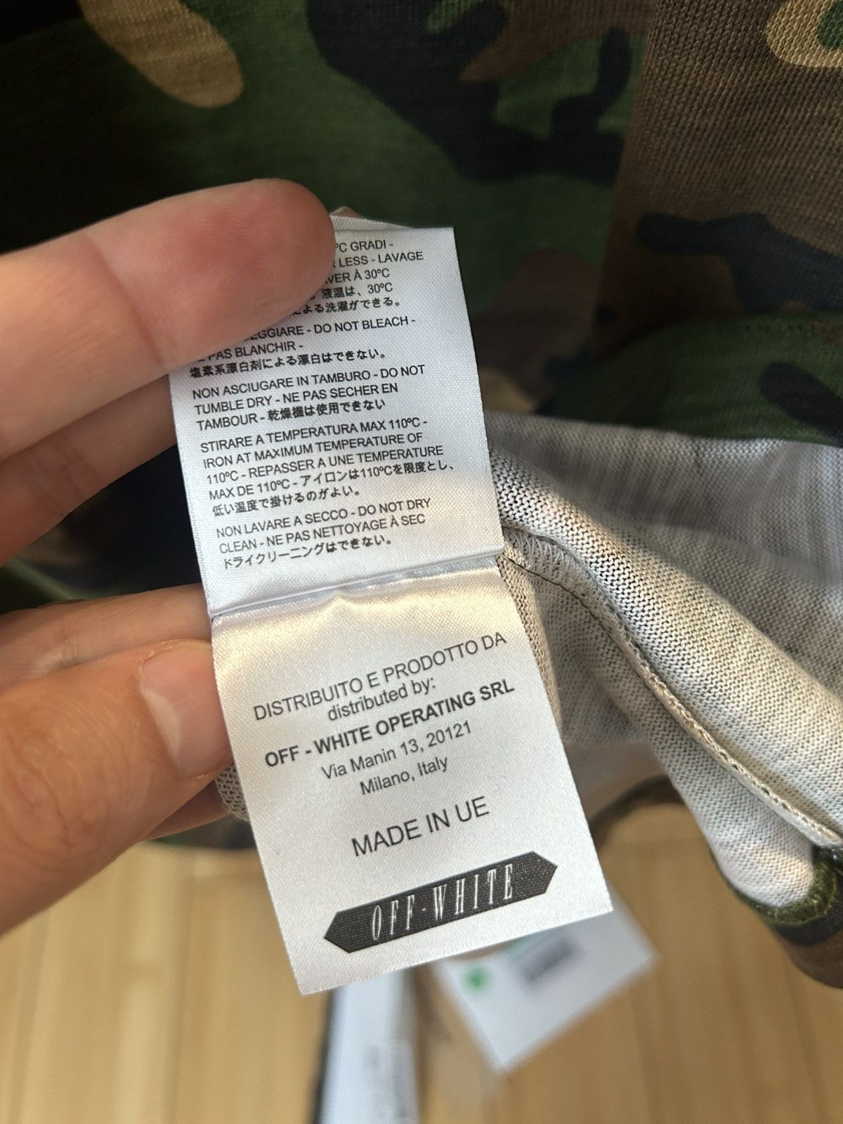 Off-White Slightly oversized OFF-WHITE Camo tee size S brand new Size US S / EU 44-46 / 1 - 11 Thumbnail