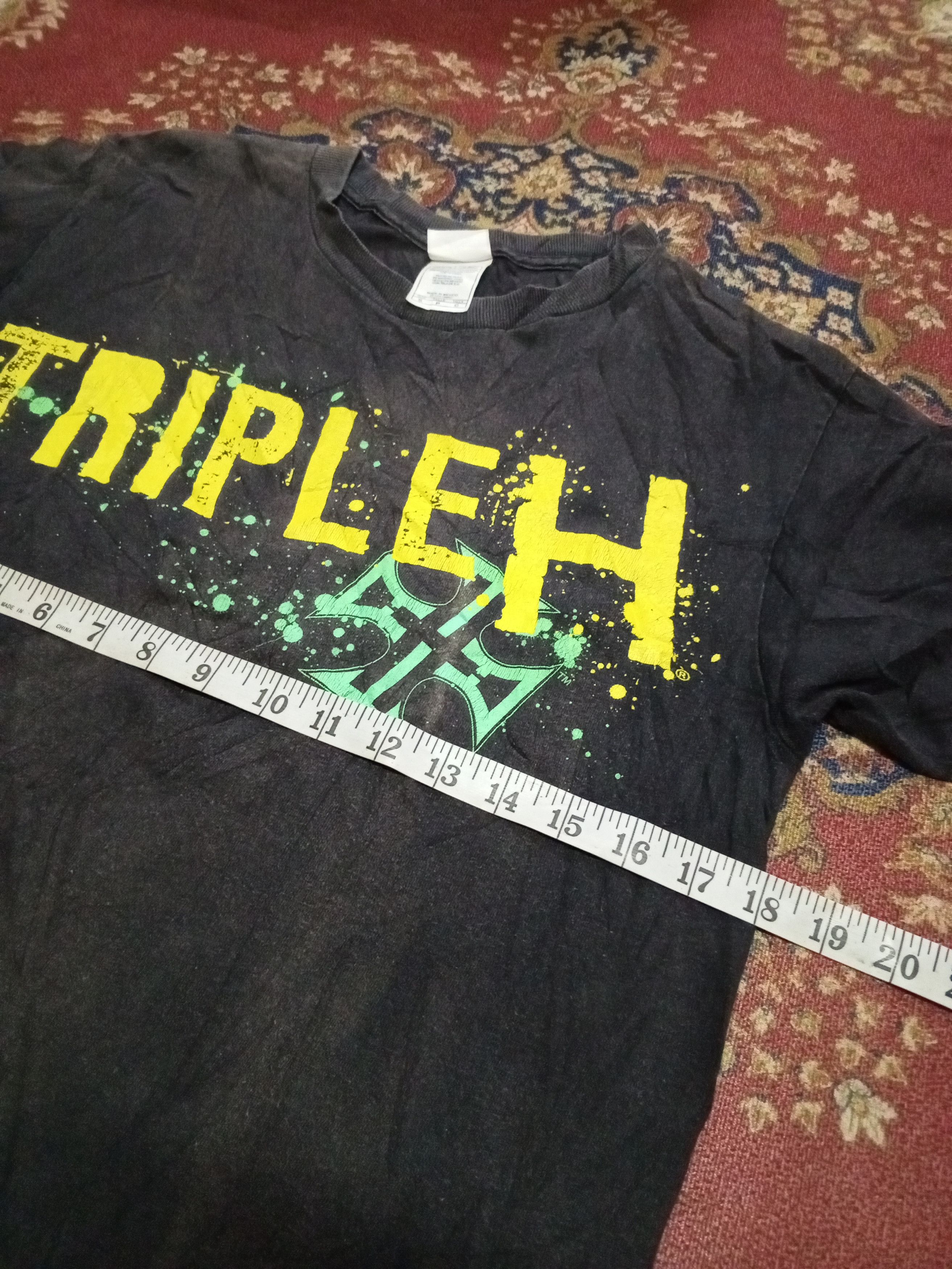 WWE Y2K VTG - WWE ( TRIPLE H ) RARE TSHIRT Size US M / EU 48-50 / 2 - 6 Thumbnail