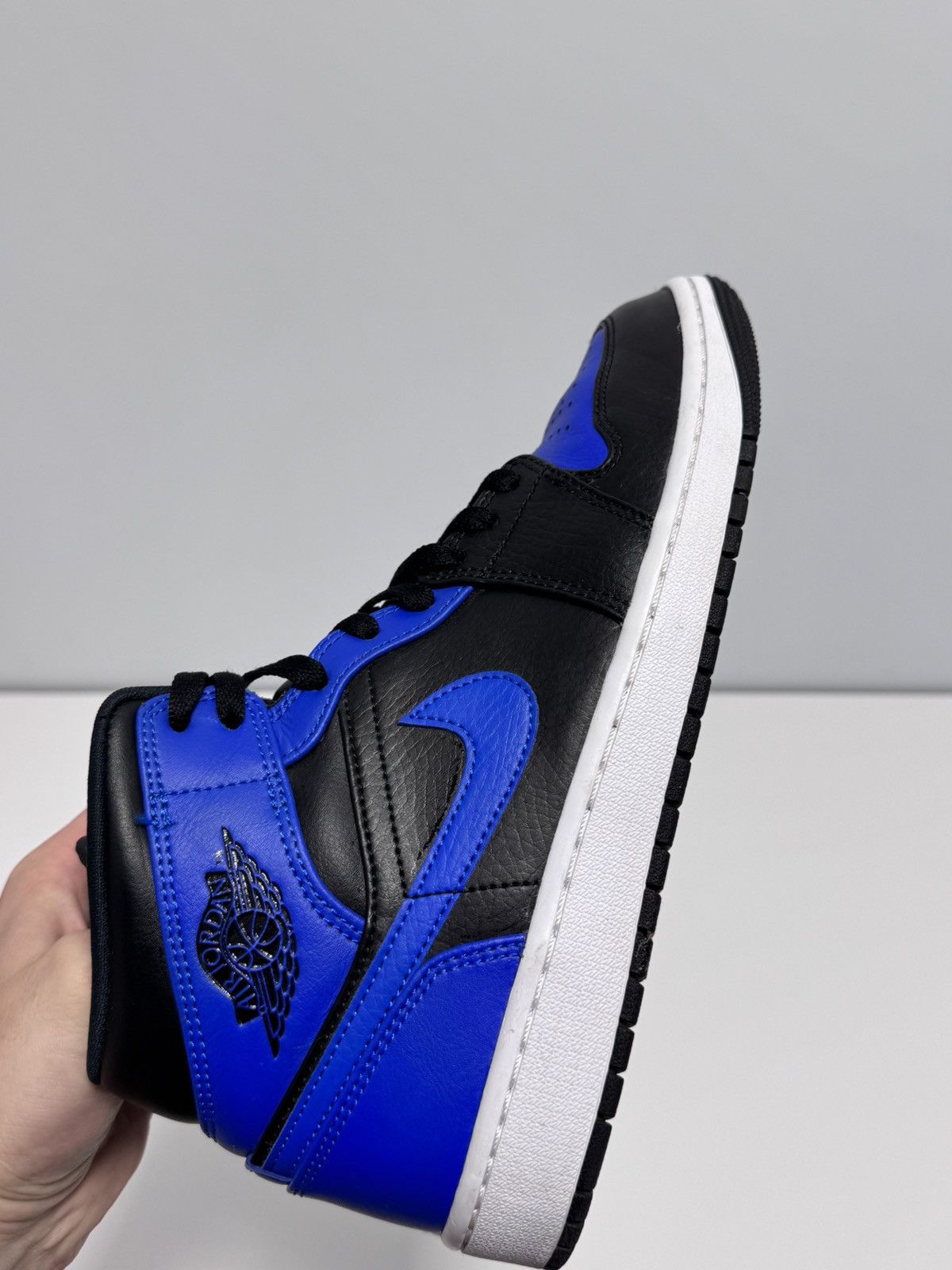 Jordan Brand Air Jordan 1 Mid Hyper Royal Size US 9 / EU 42 - 12 Thumbnail