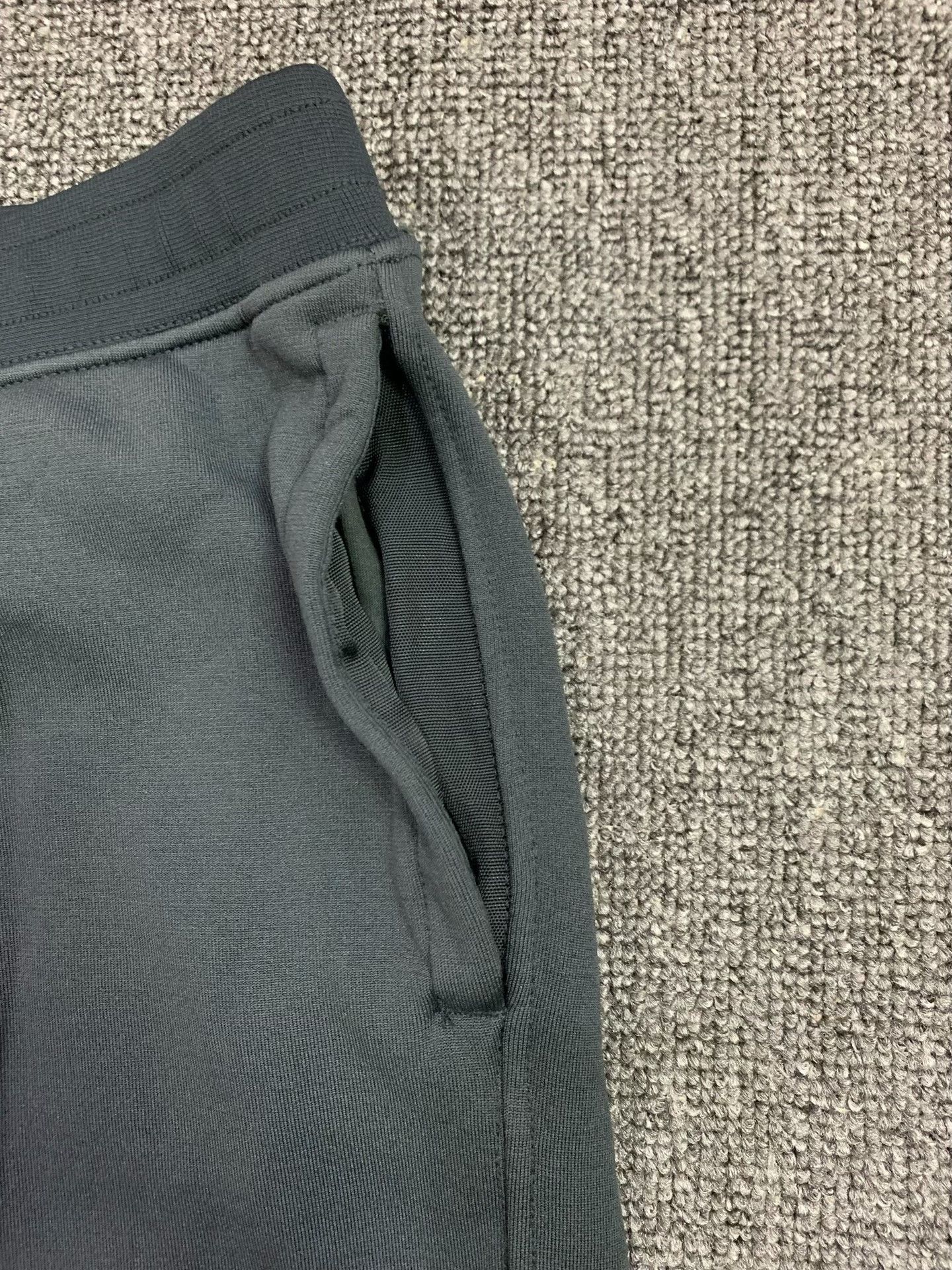 Stone Island Stone Island Men's Sweatpants Size US 32 / EU 48 - 2 Thumbnail