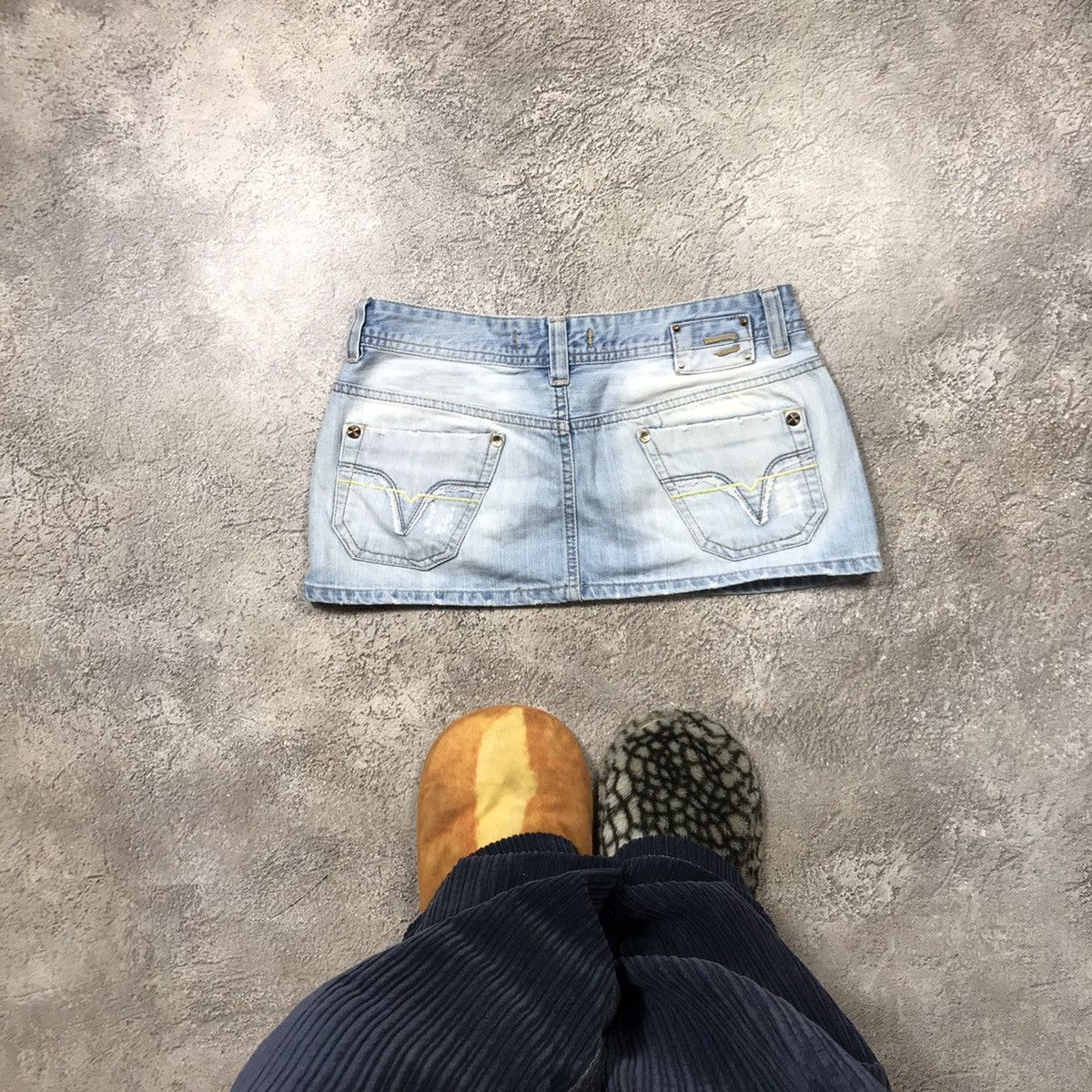 Vintage Vintage Y2K Diesel Mini Skirt Distressed Streetwear Slim 30 Size 30" / US 8 / IT 44 - 5 Thumbnail