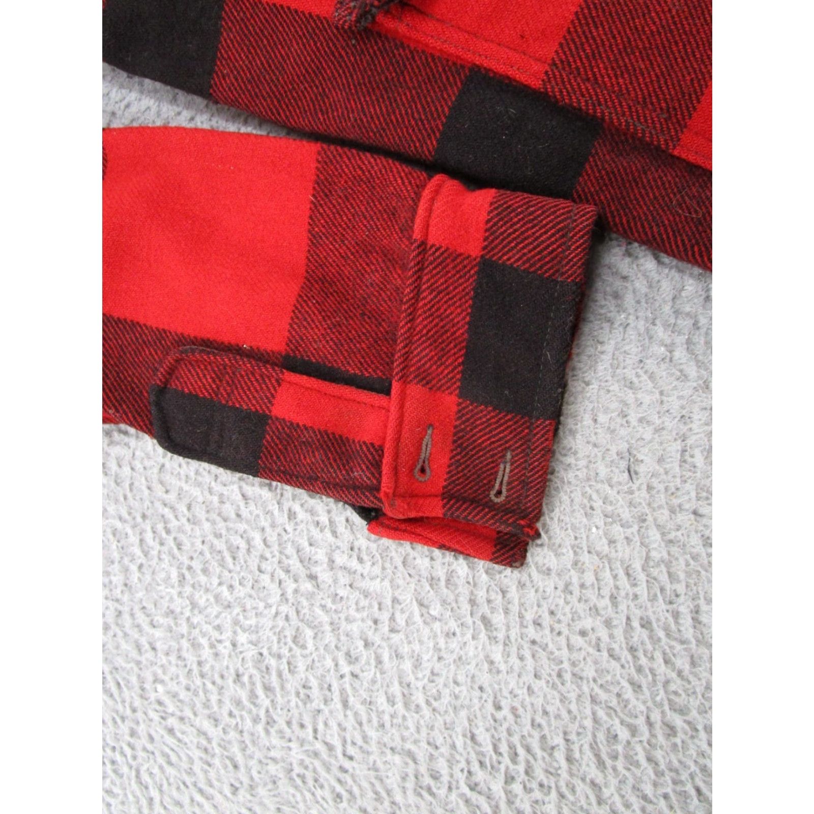 Vintage VINTAGE Woolrich Jacket Overcoat 44 Red Plaid Wool 100% Wool Buffalo Mackinaw Hunting USA Mens Size US S / EU 44-46 / 1 - 7 Thumbnail