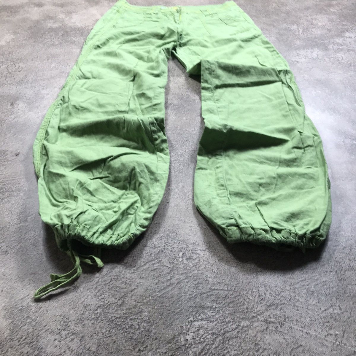 Vintage Vintage Y2K Baggy Cargo Pants Wide Leg Distressed Green 29 Size 29" - 1 Thumbnail
