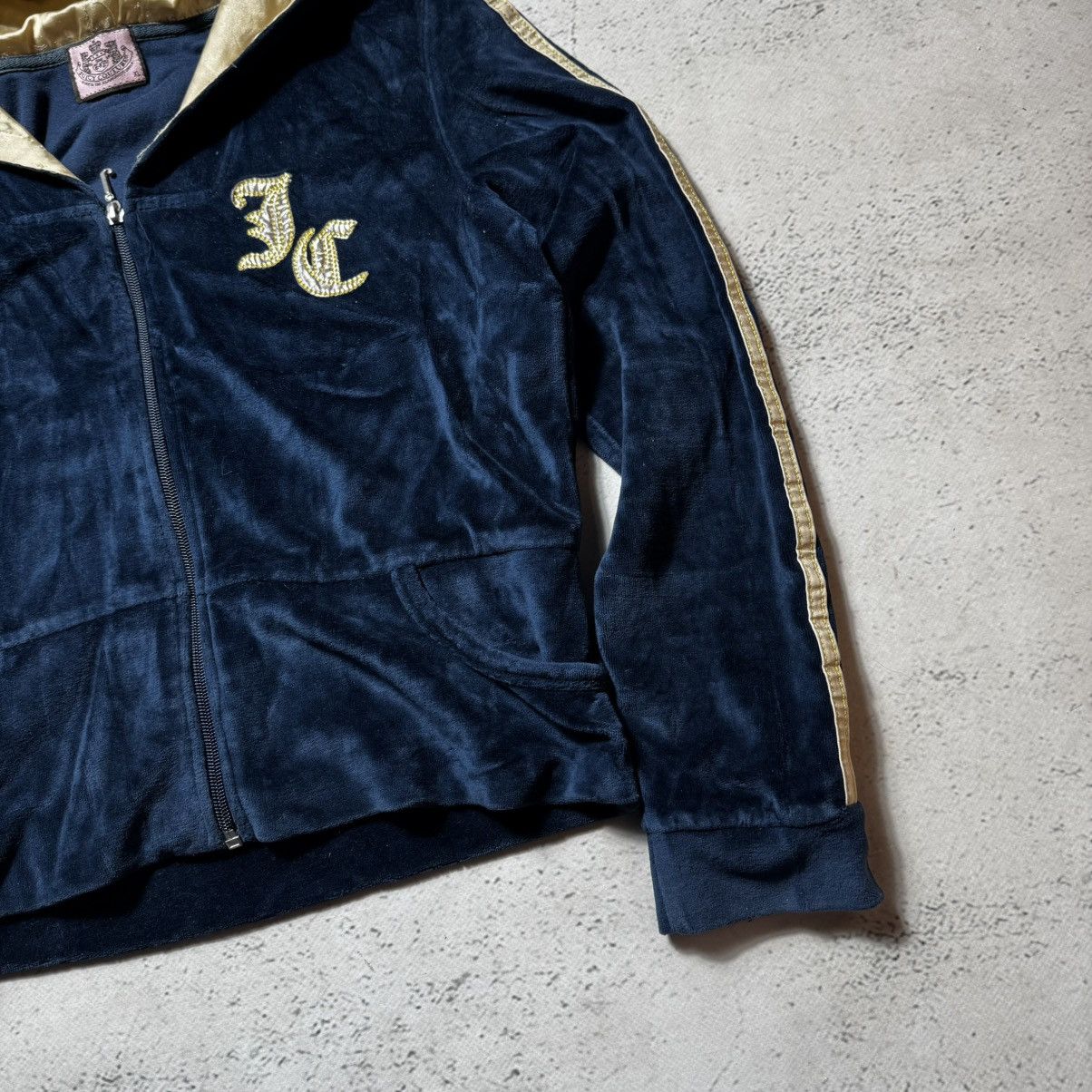 Juicy Couture × Vintage vintage sexy y2k juicy couture cropped zip hoodie big logo Size L / US 10 / IT 46 - 12 Thumbnail
