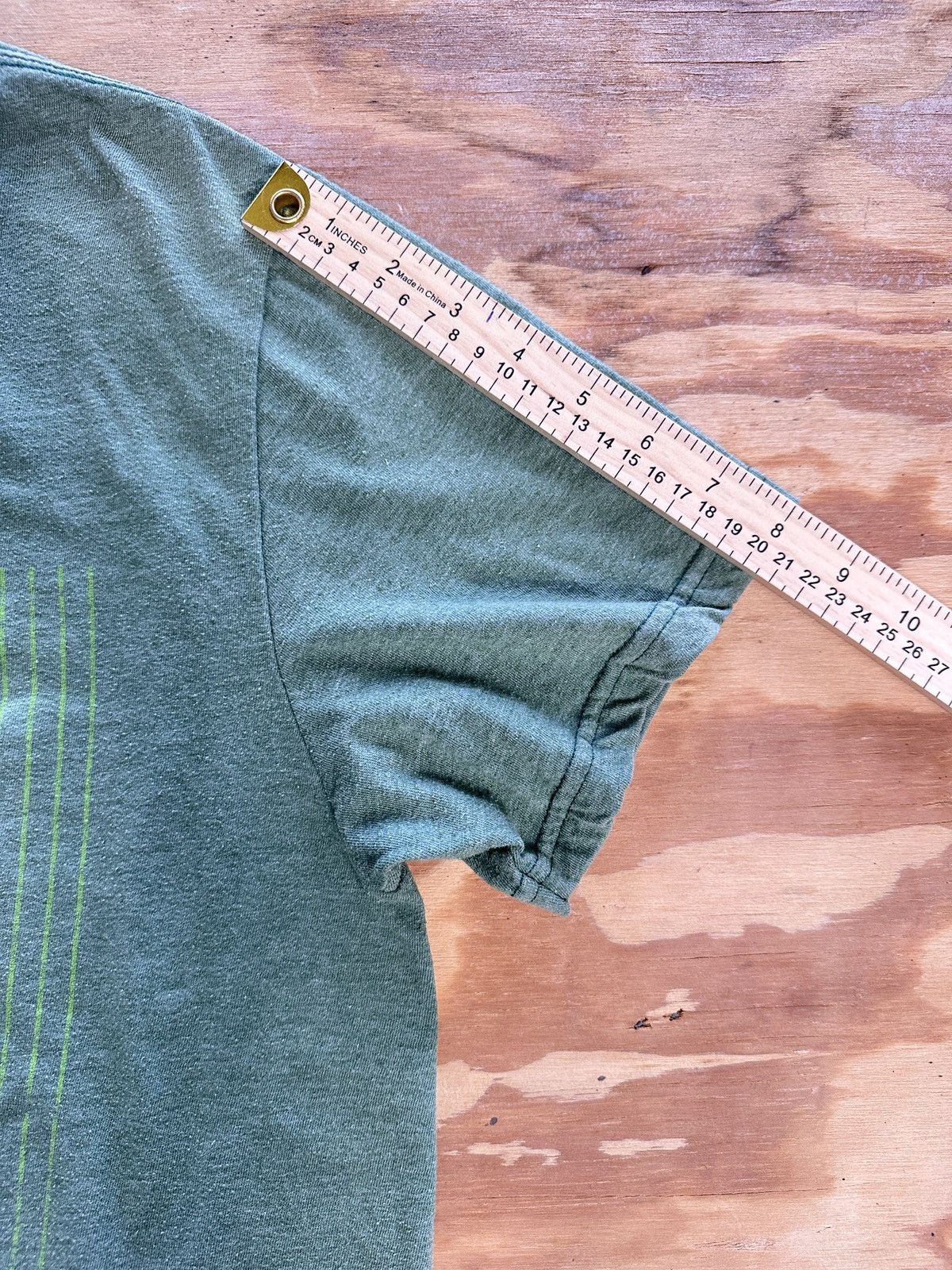 Quiksilver Green Quiksilver graphic tee with a relaxed fit Size US L / EU 52-54 / 3 - 6 Thumbnail