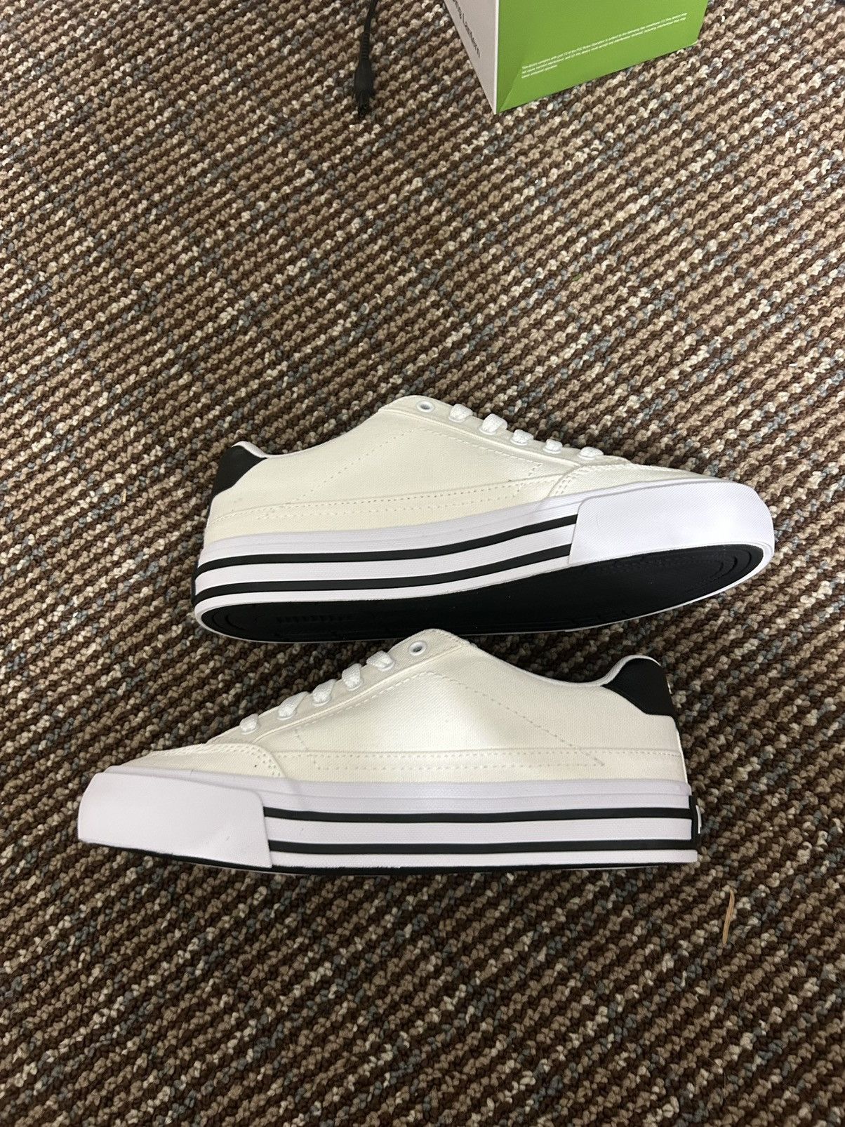 Puma Puma Shuffle Sneakers – White/Black – Brand New Size US 6 / EU 39 - 1 Thumbnail