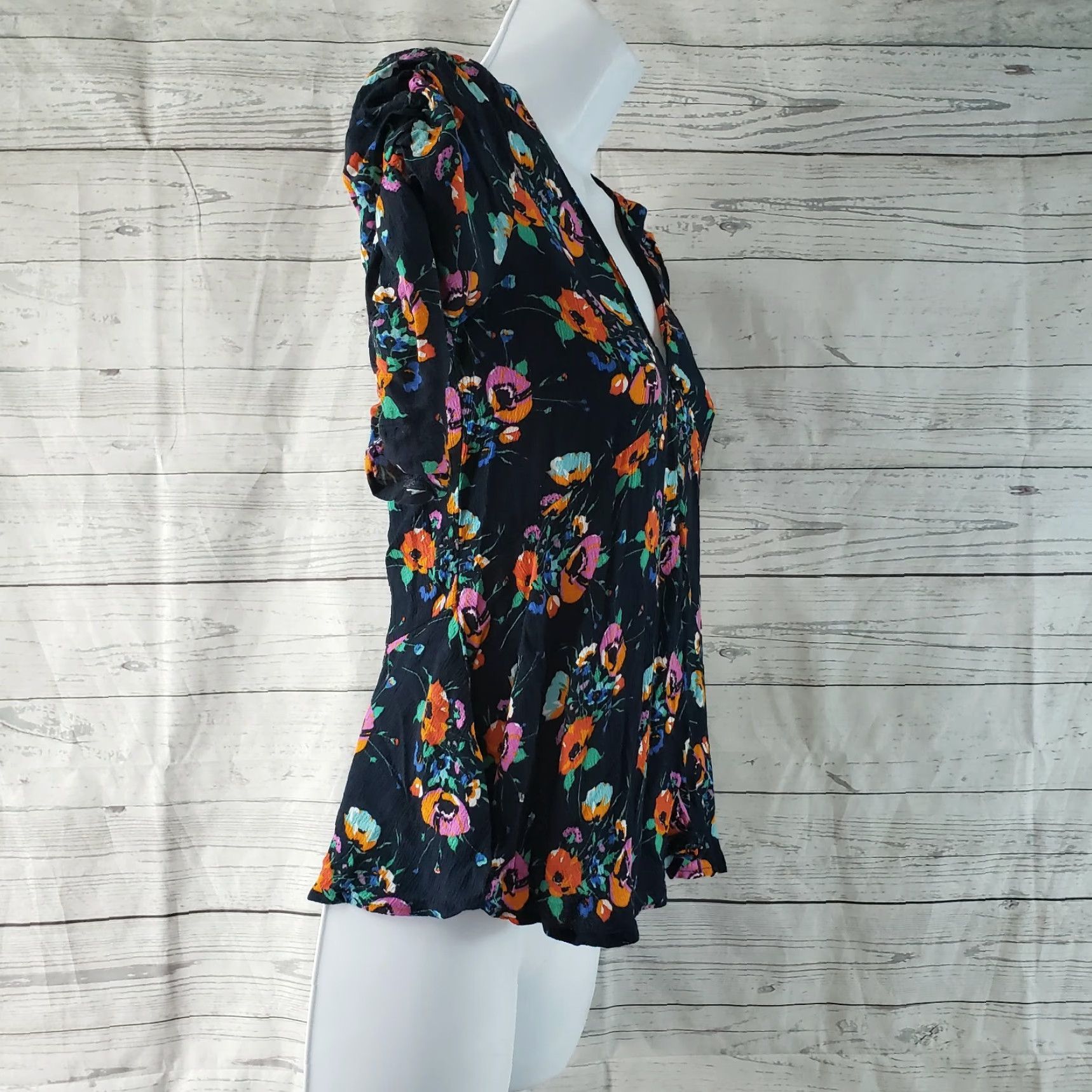 Zara Zara Blouse XS Pink Floral V-Neck Viscose Womens Shirt Size XS / US 0-2 / IT 36-38 - 2 Thumbnail