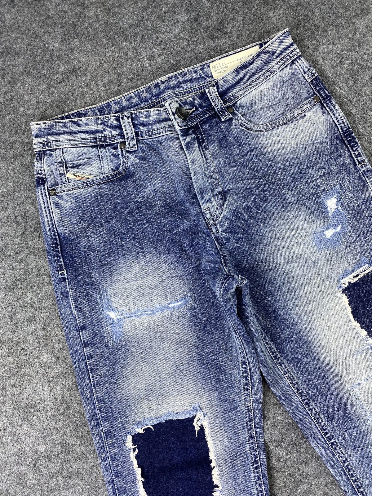 Diesel × Jean Diesel Kid Distressed Blue Wash Jeans - J1072 Size US 27 - 3 Thumbnail