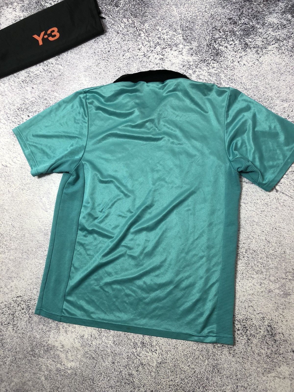 Umbro Men’s vintage soccer jersey judge Umbro size Xl y2k football Size US XL / EU 56 / 4 - 8 Thumbnail