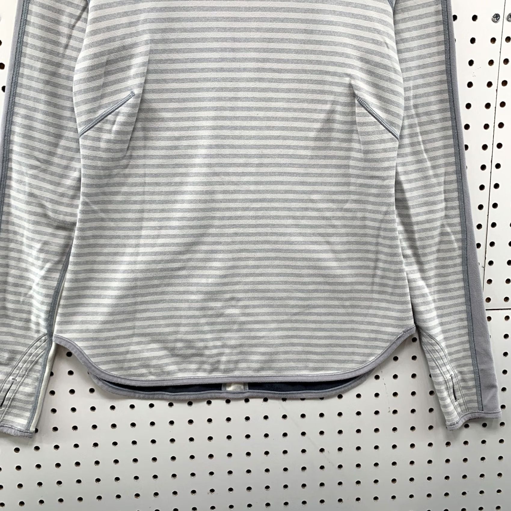 Lululemon Lululemon Striped Active Top Womens M Gray White Reversible T-Shirt Pullover Long Sleeve 17.5x25 Size M / US 6-8 / IT 42-44 - 5 Thumbnail
