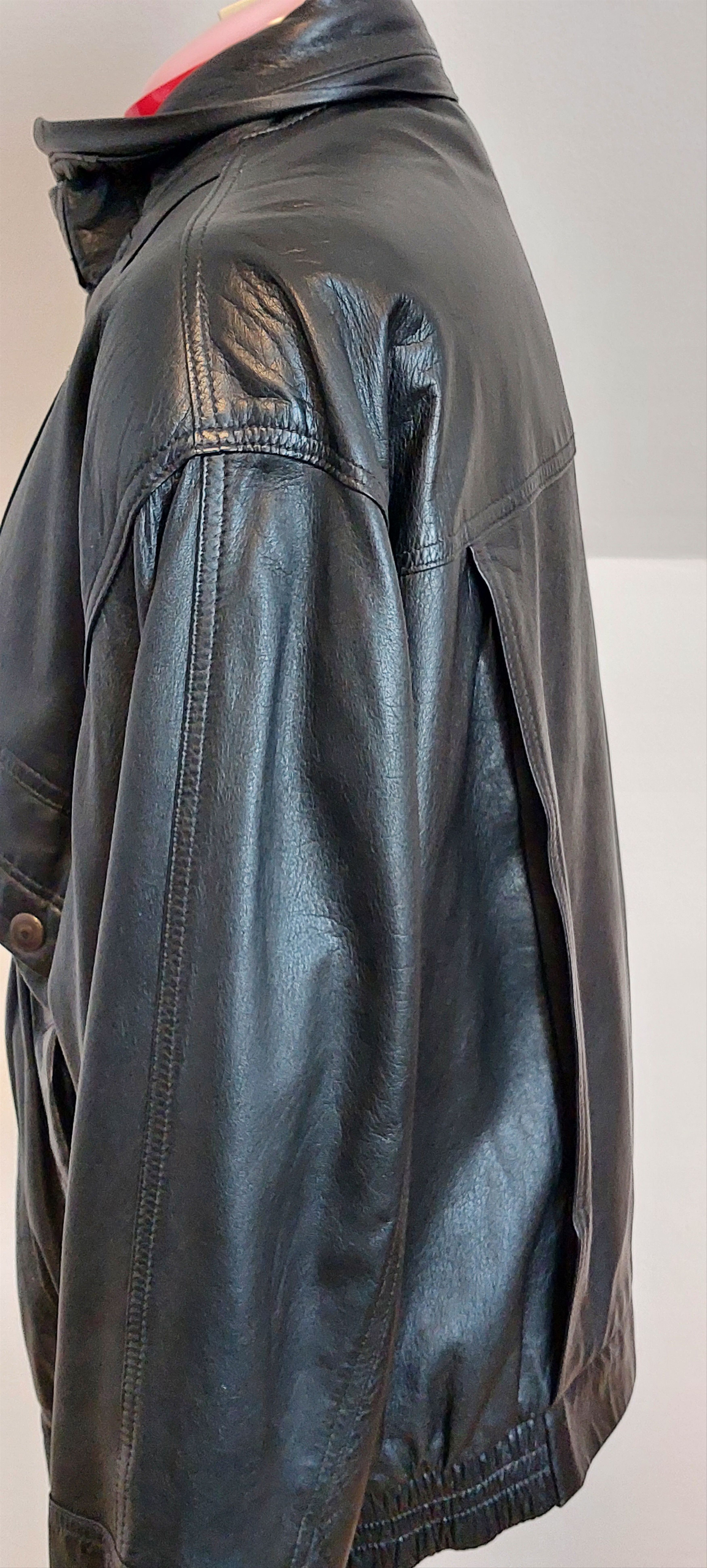 Vintage Vintage Italian Leather Bomber Jacket L Size US L / EU 52-54 / 3 - 6 Thumbnail
