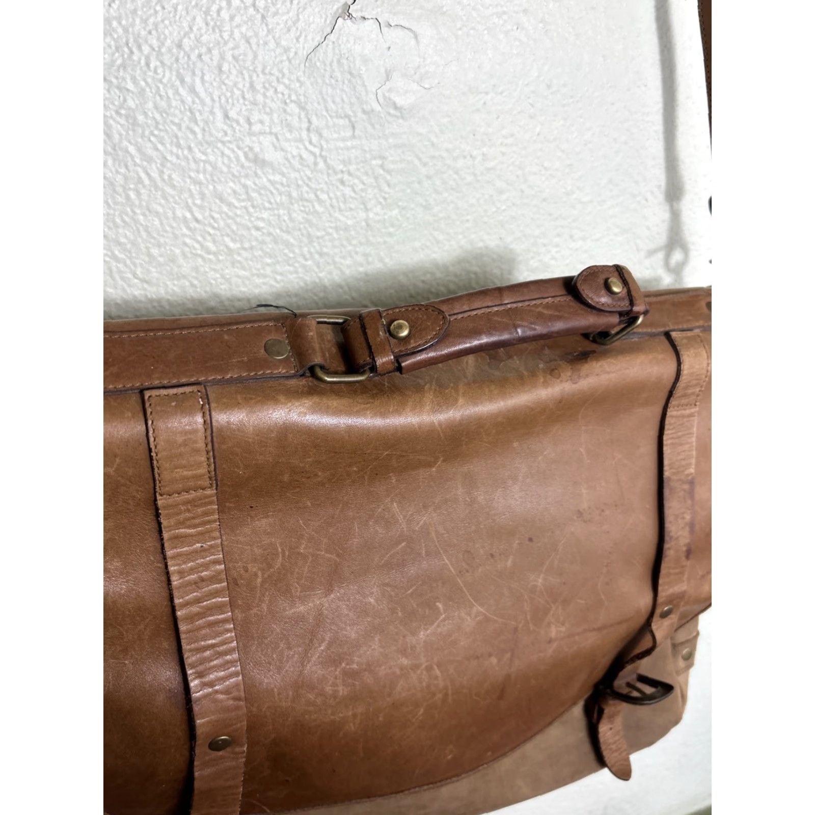 Vintage Vintage Y2K Brown Leather Crossbody Bag 14x11x6 User: Vintage Y2K Brown Leather Crossbody Bag 14x11x6 Size ONE SIZE - 6 Thumbnail