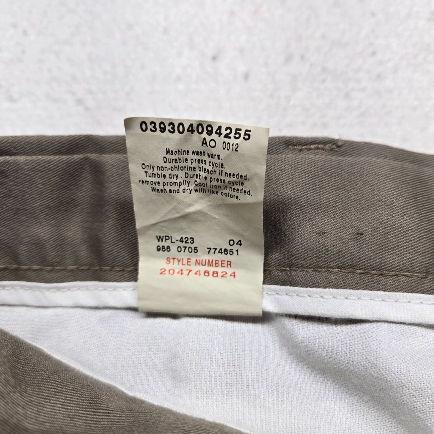 Dockers DOCKERS Pants Khakis Dockers Classic Fit 38x30 Beige Beige Tan Khakis Chinos Casual Mens 38 X 30 Regular Inseam 30 Jeans Pants Mens Size US 38 / EU 54 - 4 Thumbnail
